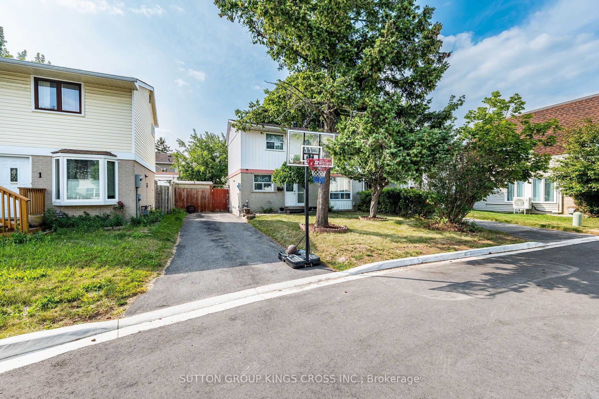 2 Hemlark Court