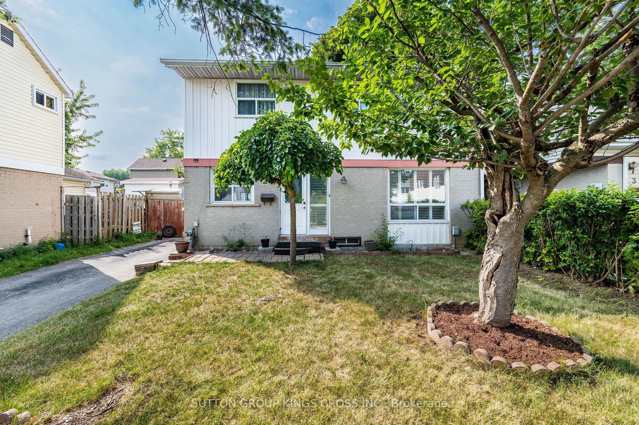 2 Hemlark Court