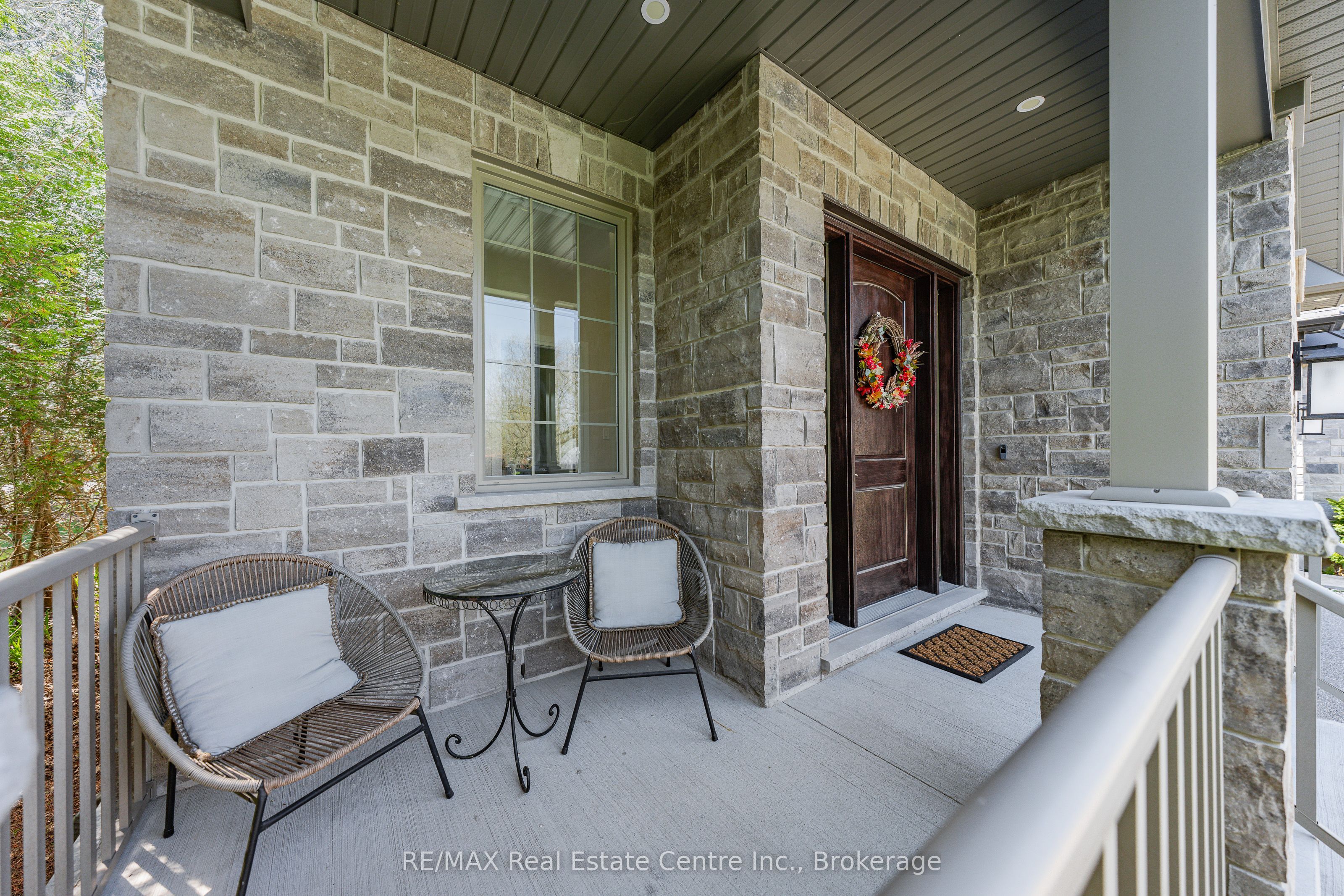 25 Macville Avenue