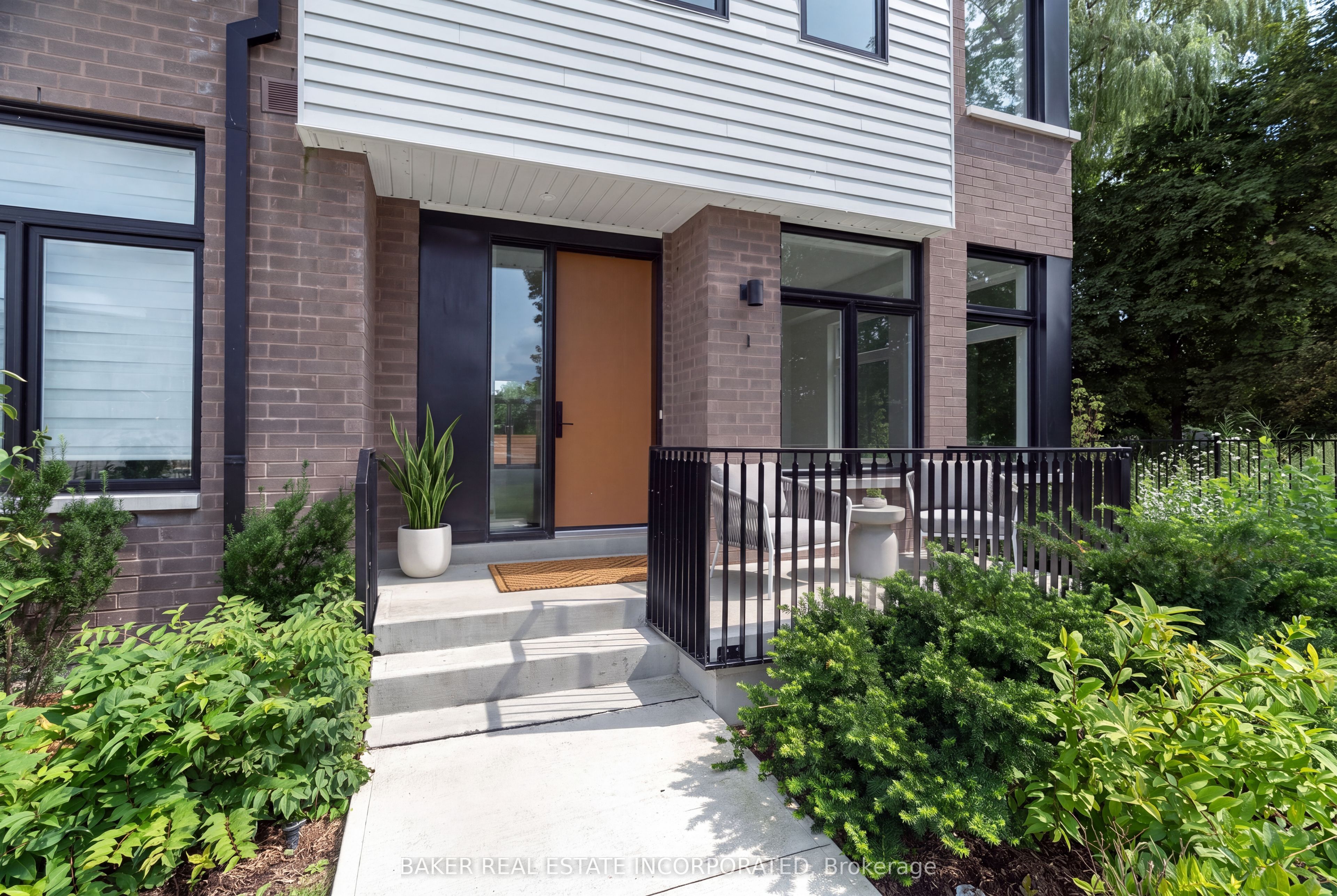 10 Lou Parsons Way 1