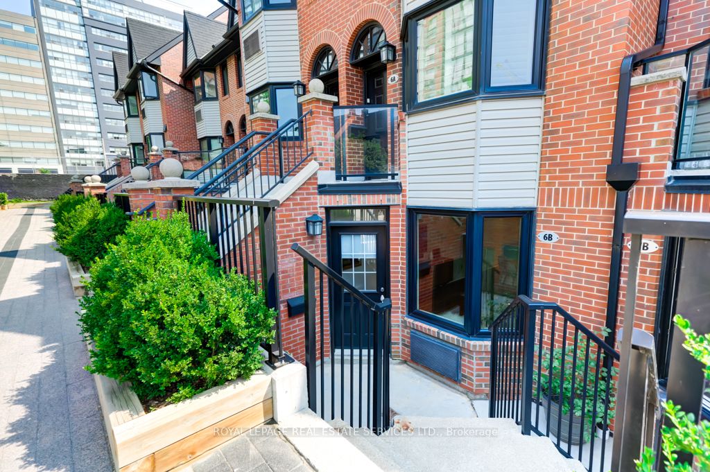 570 Wellington Street W 6B