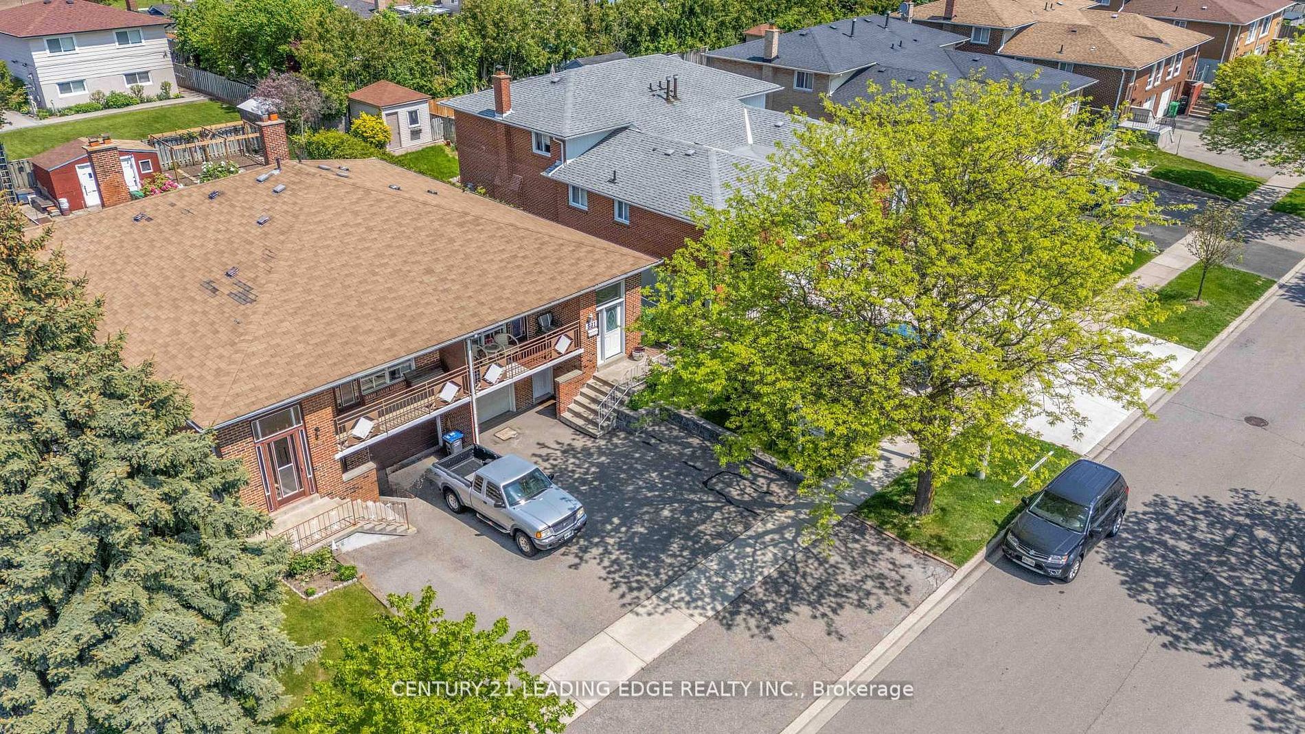 881 Blairholm Avenue