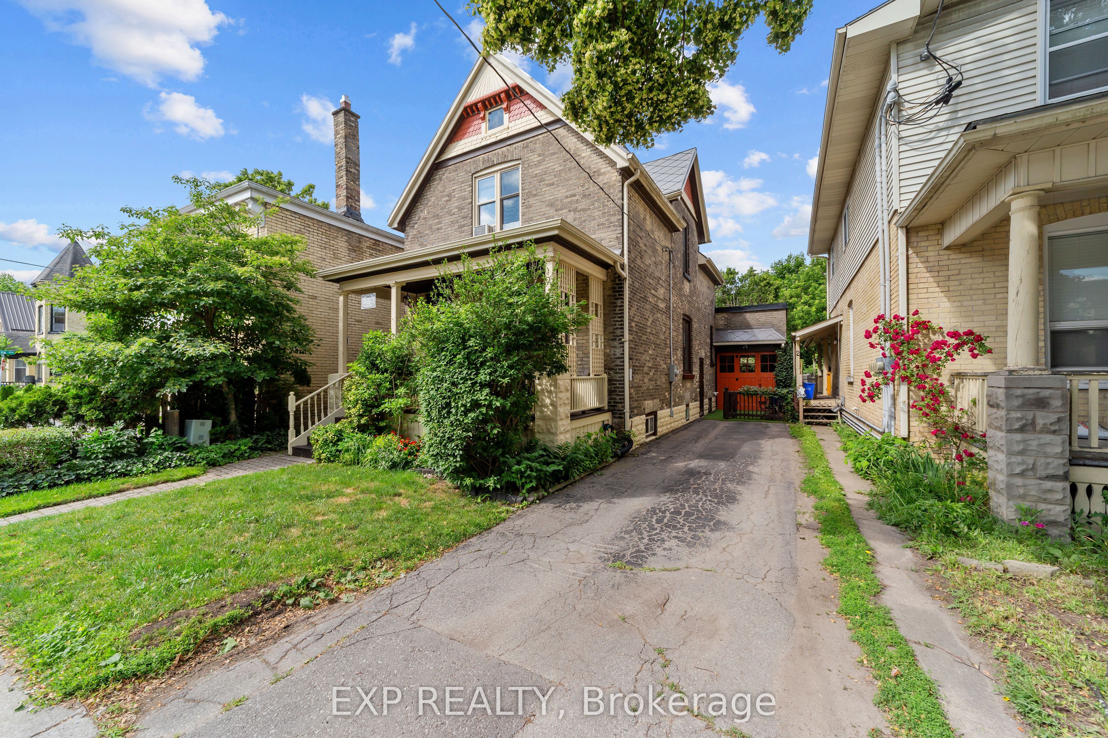 513 Quebec Street