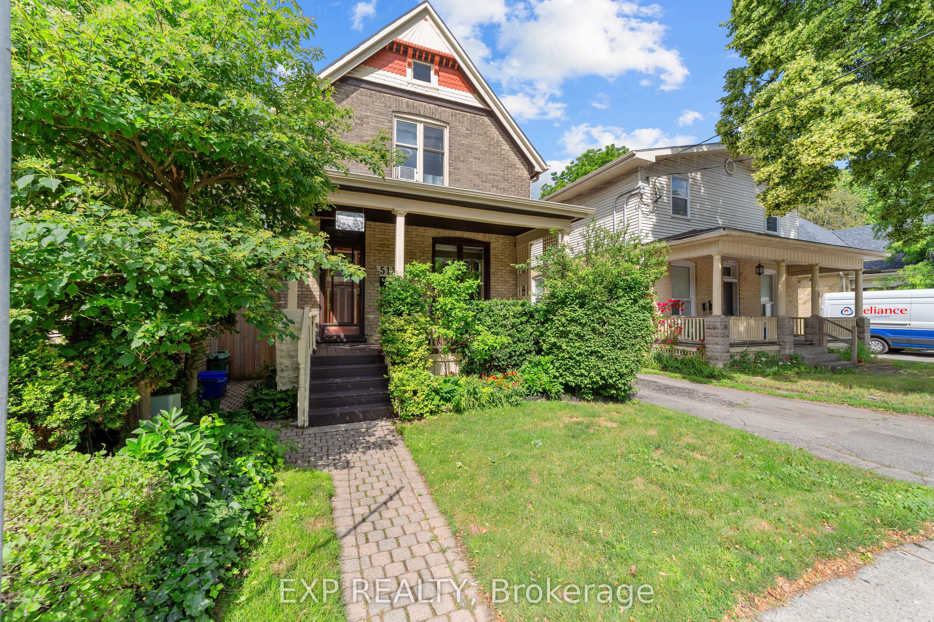 513 Quebec Street