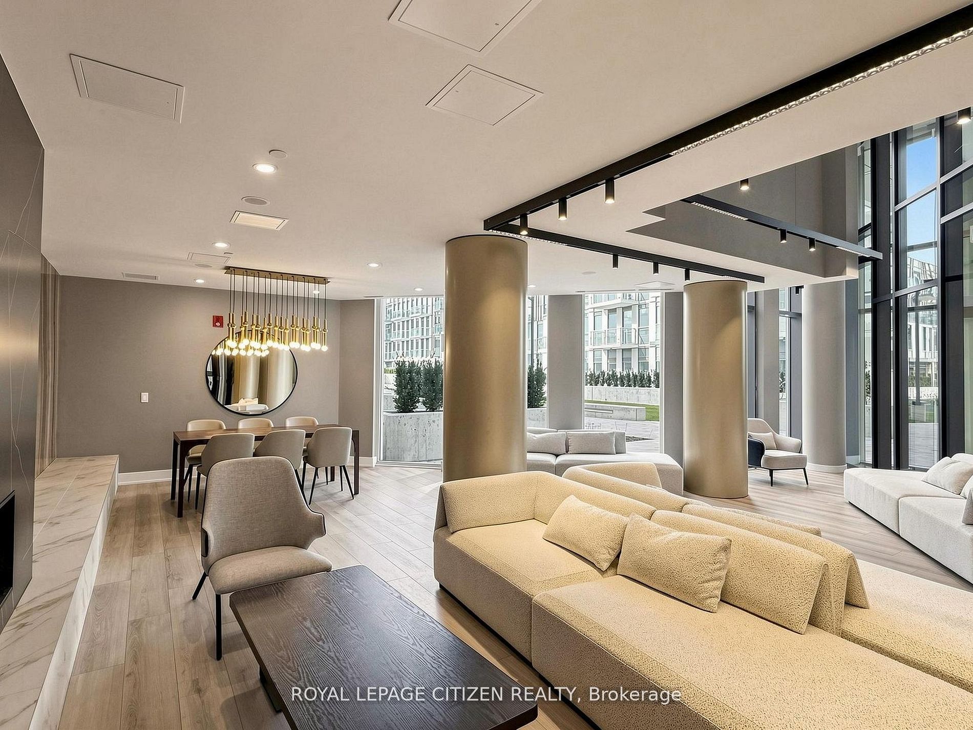 1005 Dundas Avenue 324