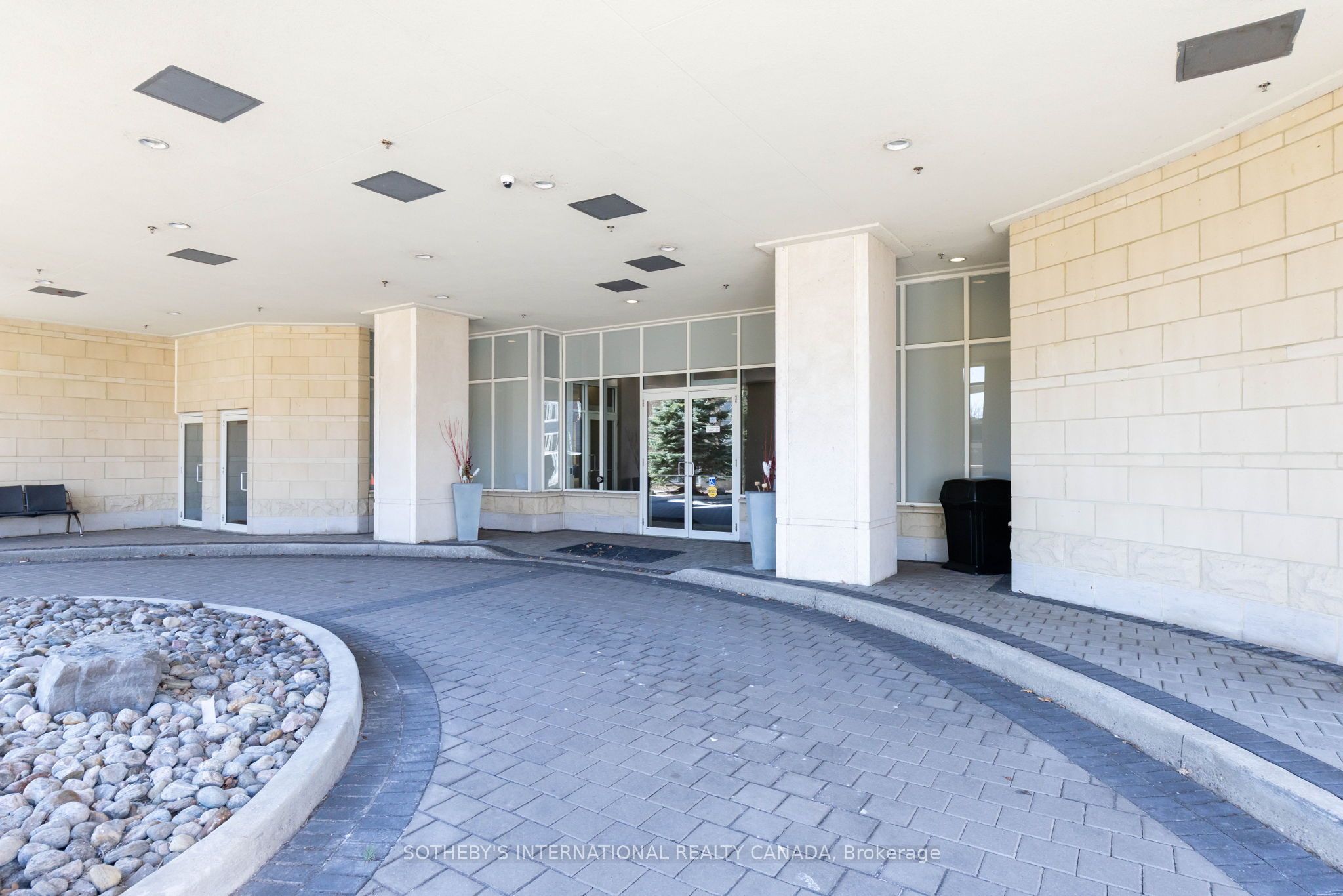 3865 Lake Shore Boulevard W 1602