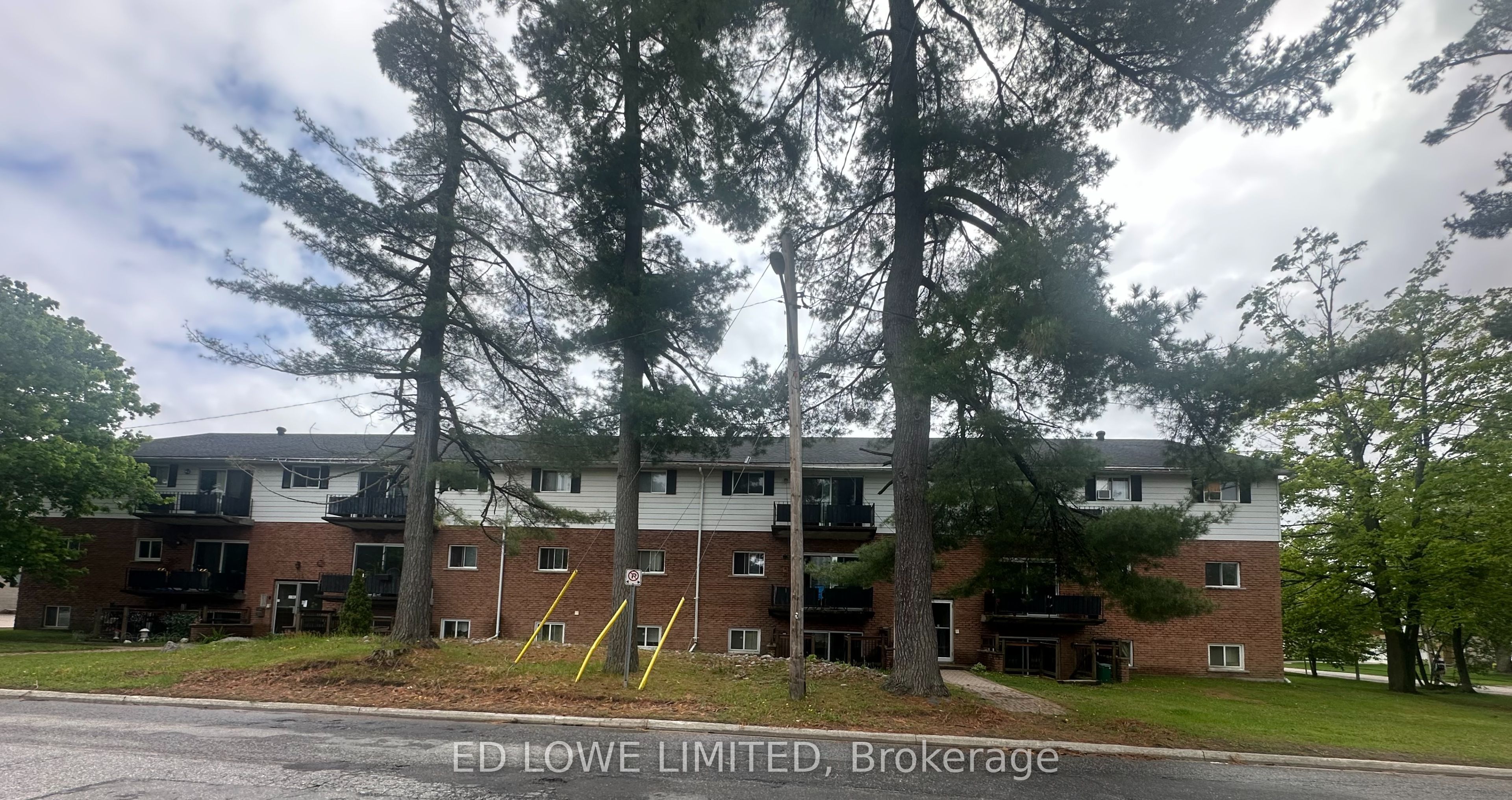105 Winewood Avenue W