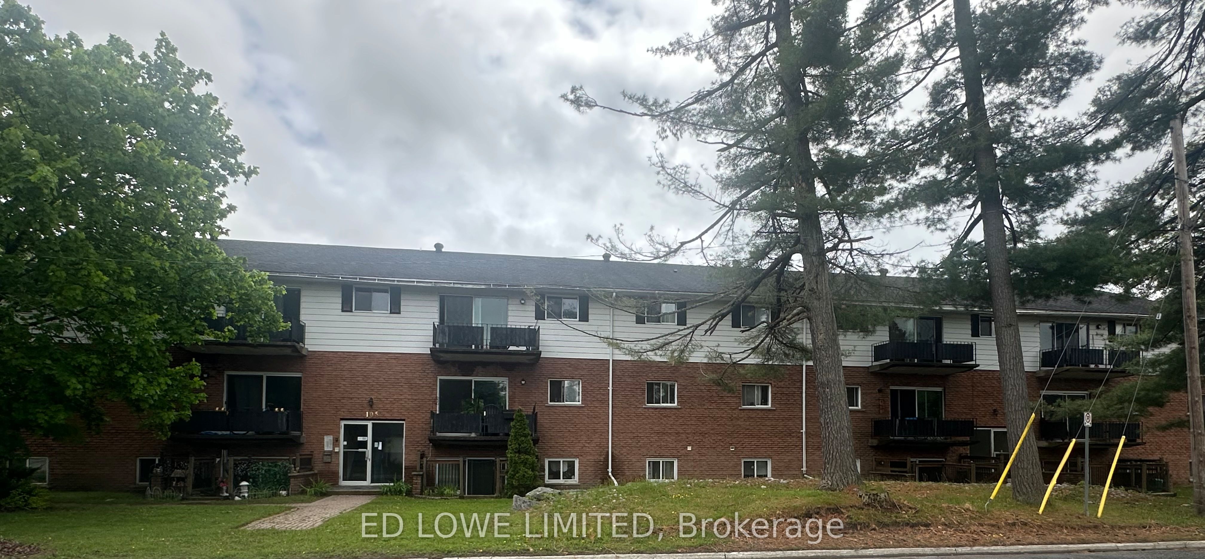 105 Winewood Avenue W