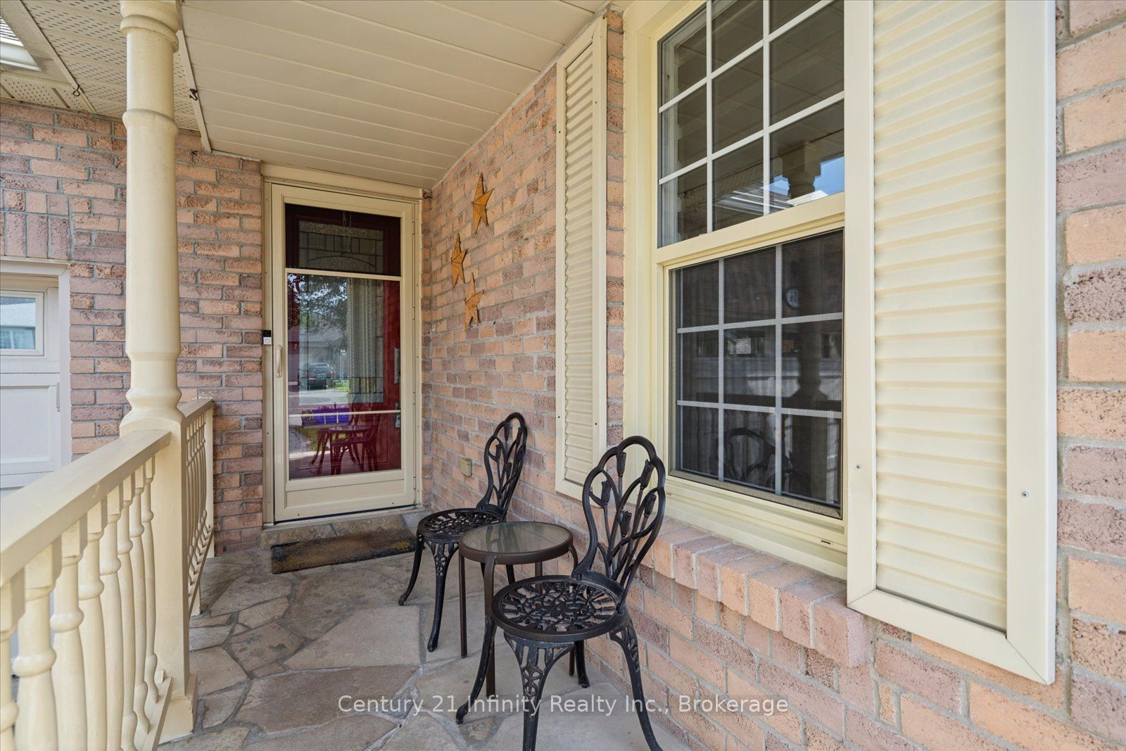 814 Lochness Crescent