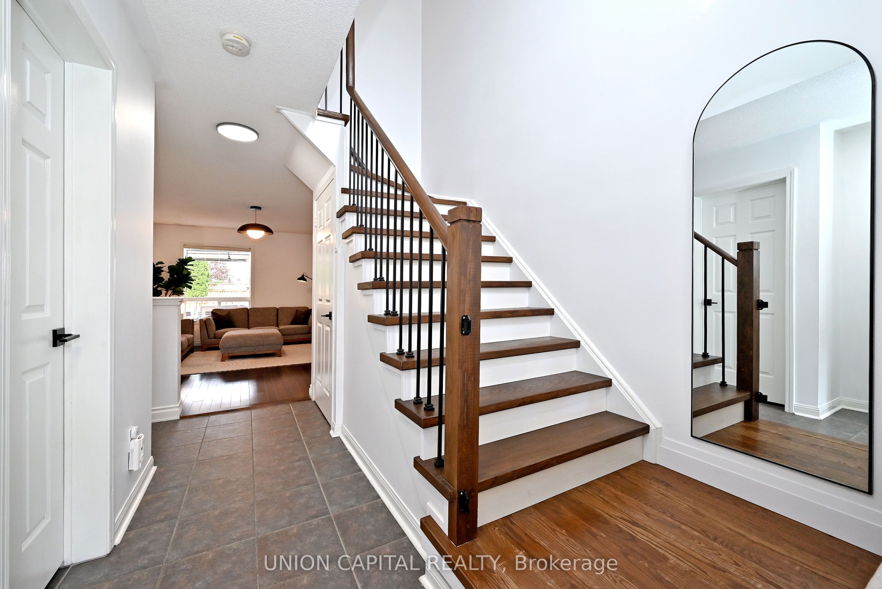 32 Regatta Crescent