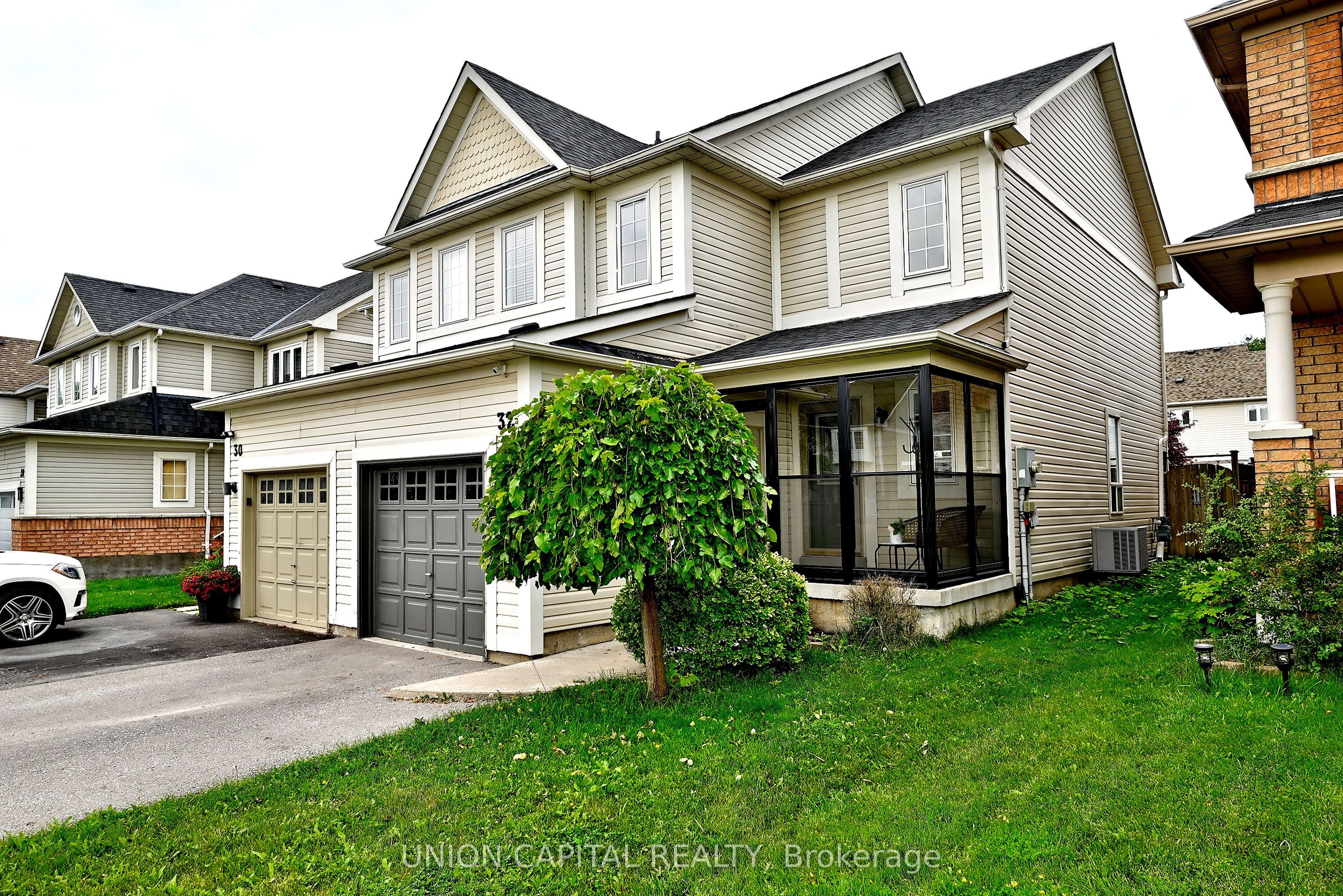 32 Regatta Crescent