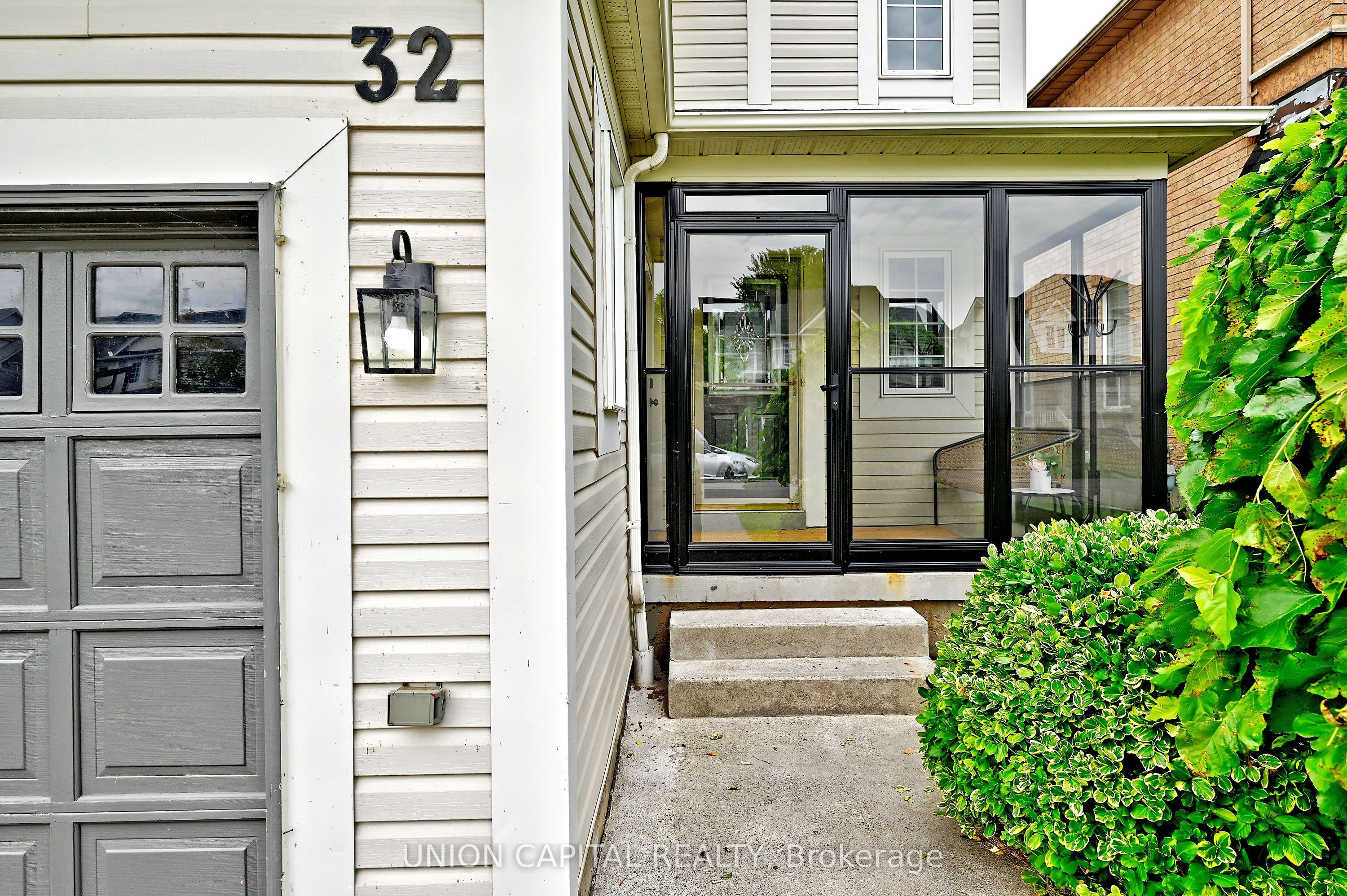 32 Regatta Crescent