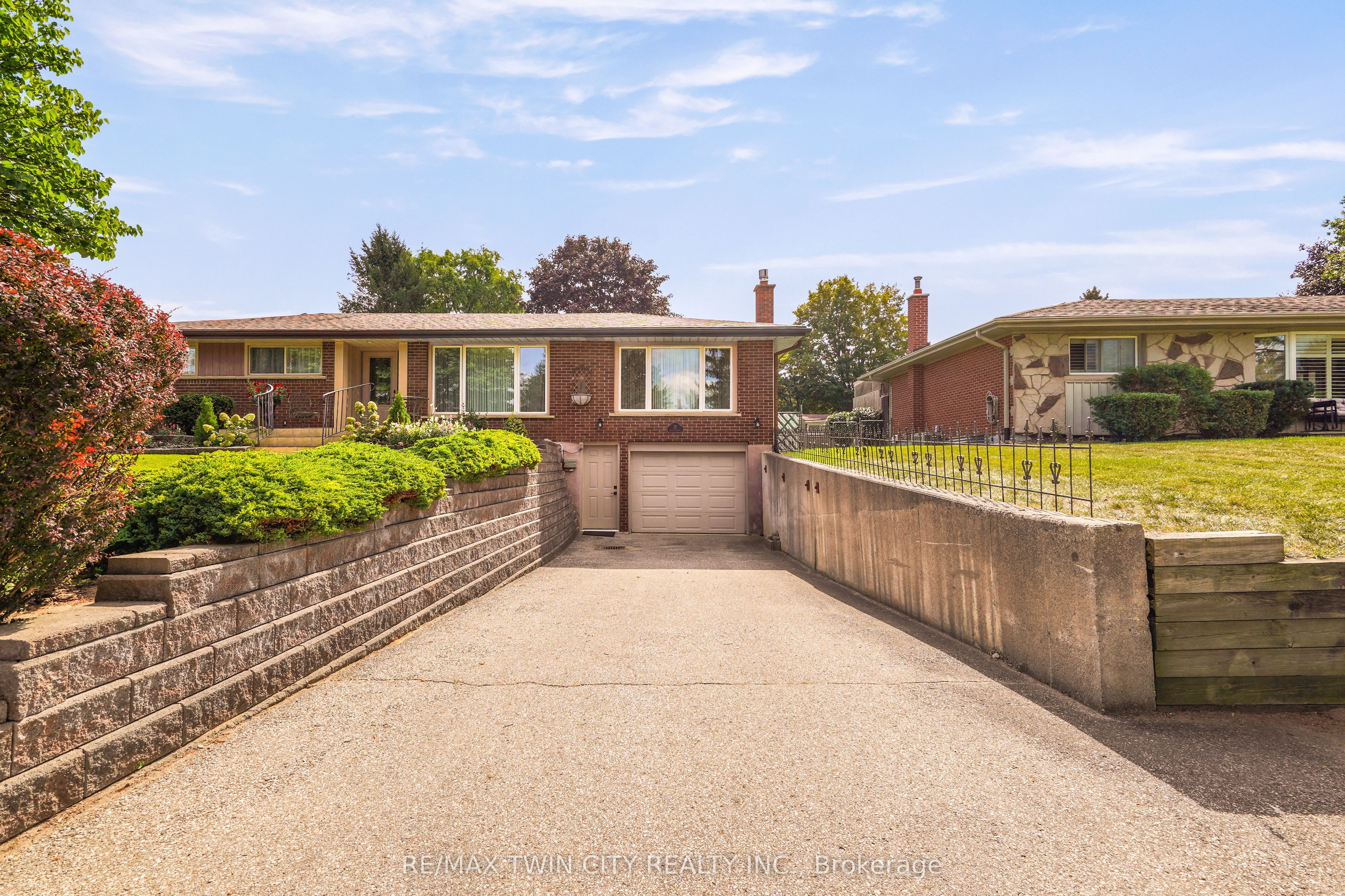 25 Brier Crescent