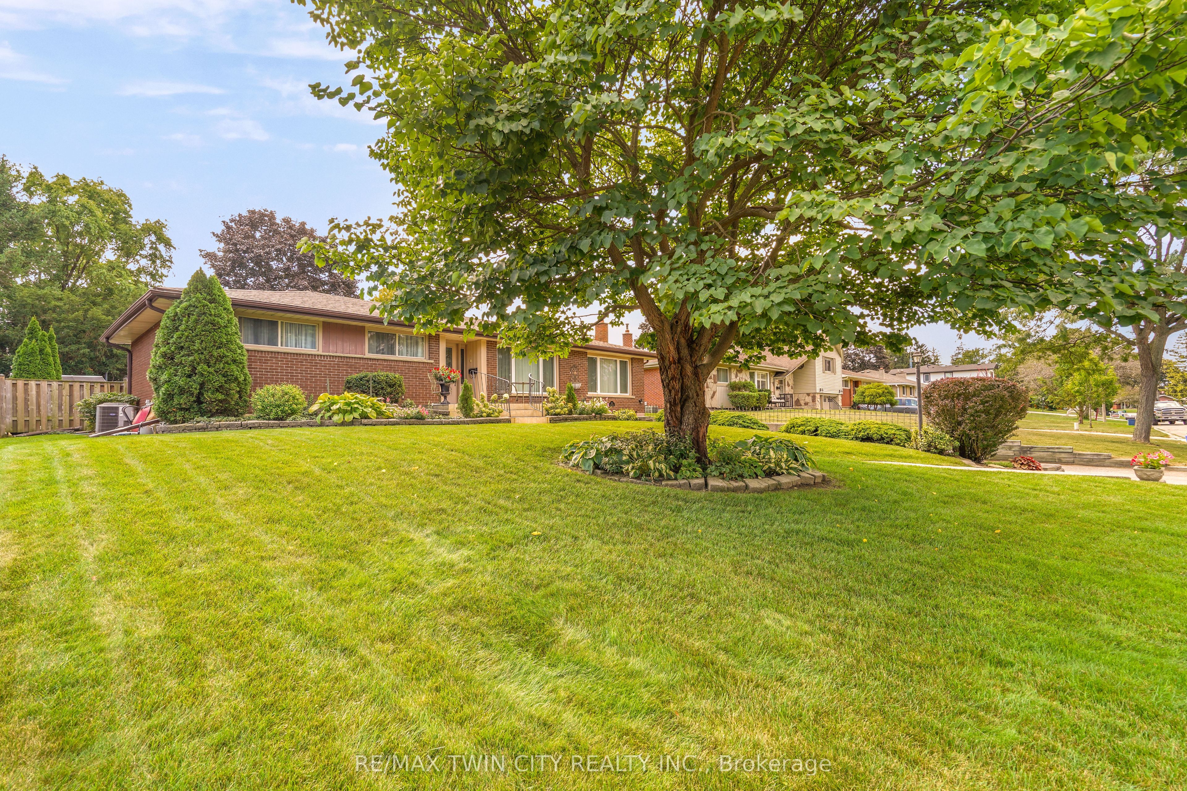 25 Brier Crescent