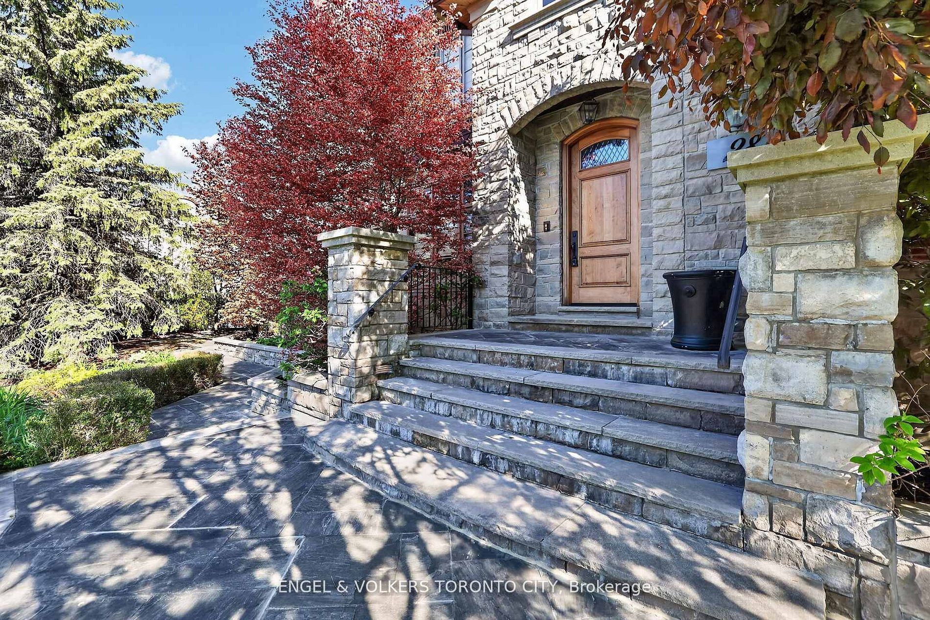 28 Long Hill Drive