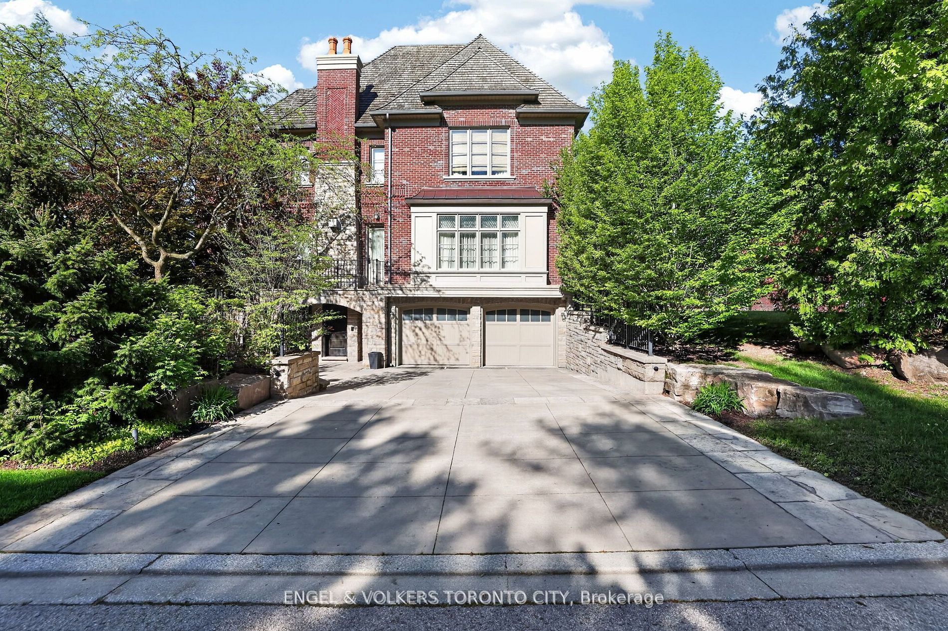 28 Long Hill Drive
