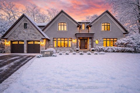 157 Dianne Avenue Oakville ON L6J 4G8