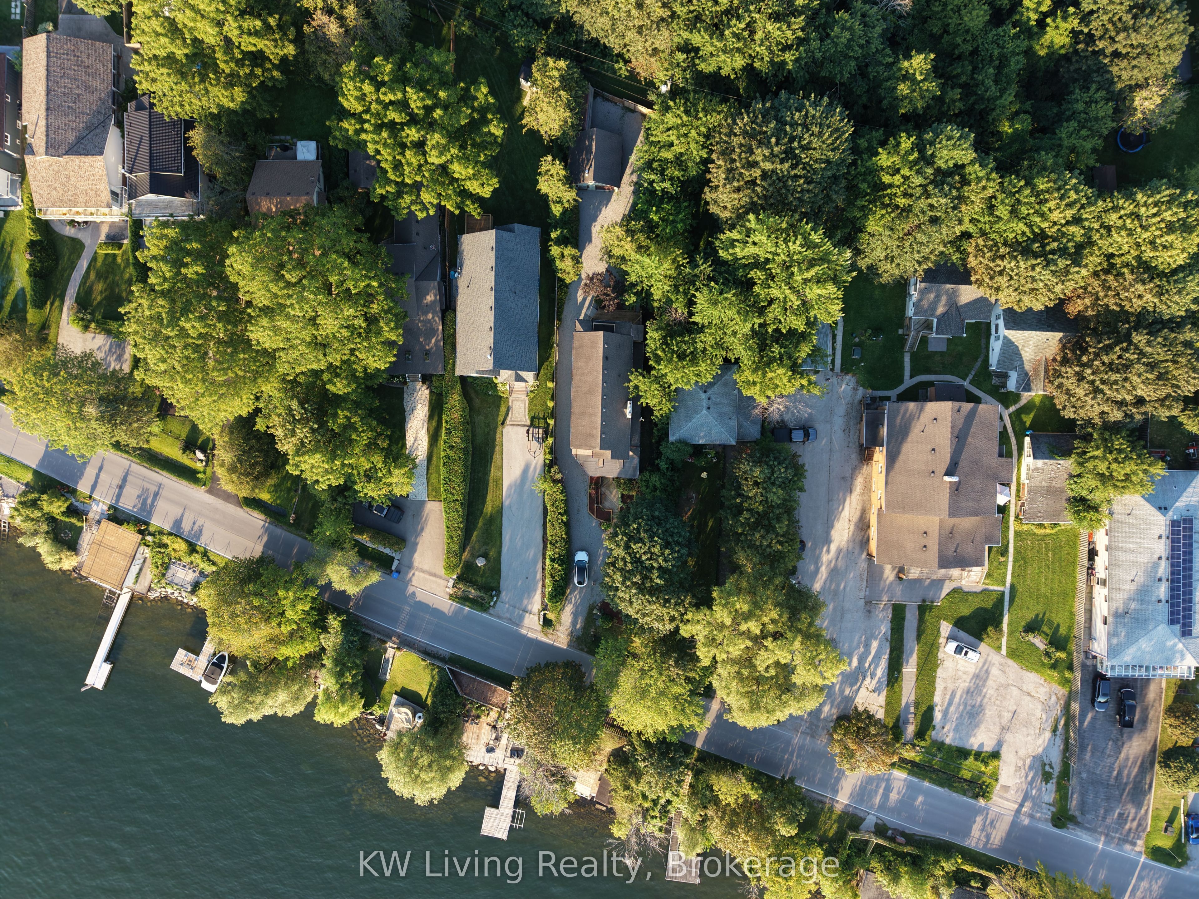 127 Lake Drive N