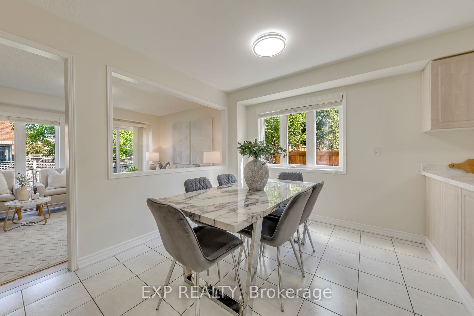3079 Turbine Crescent