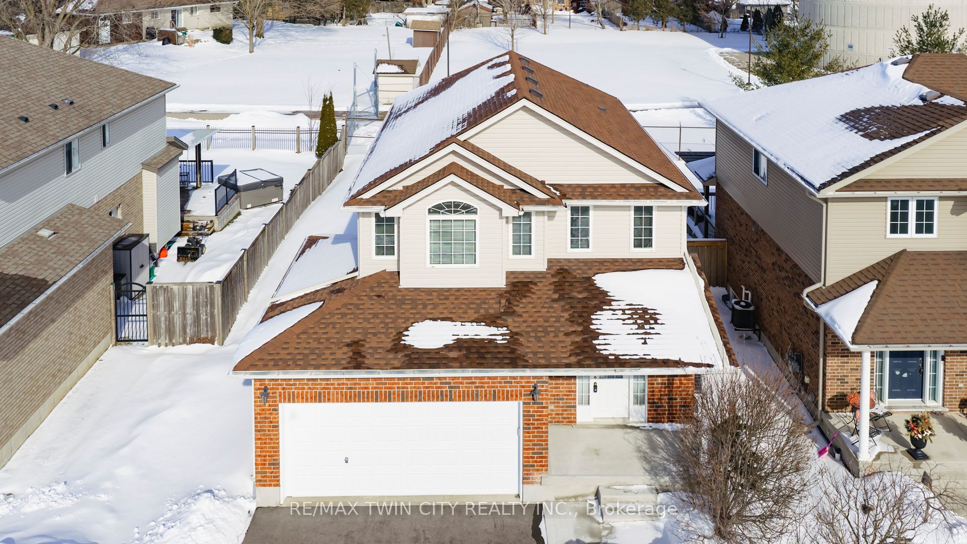 256 Charlotta Street