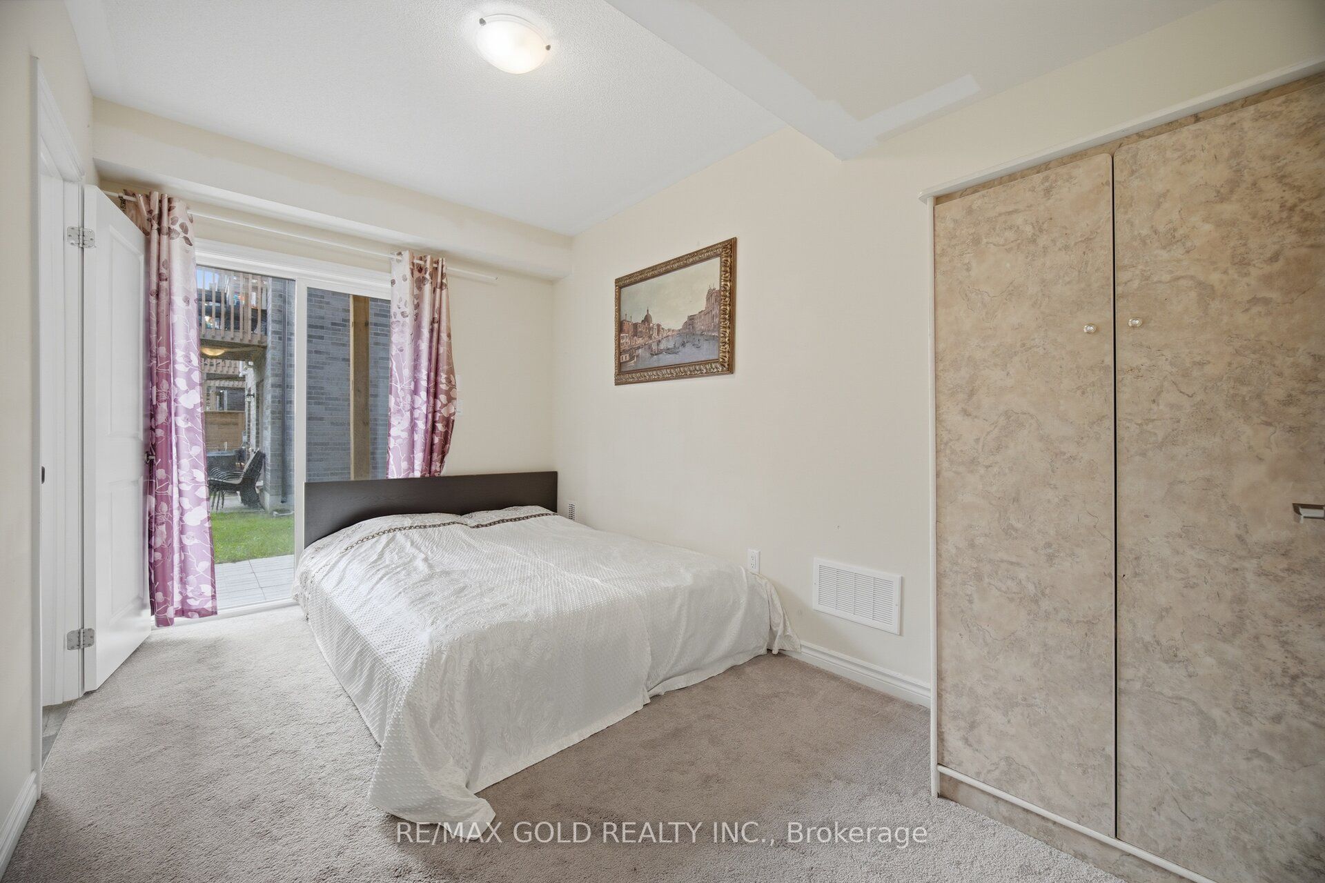 9 Arcola Street