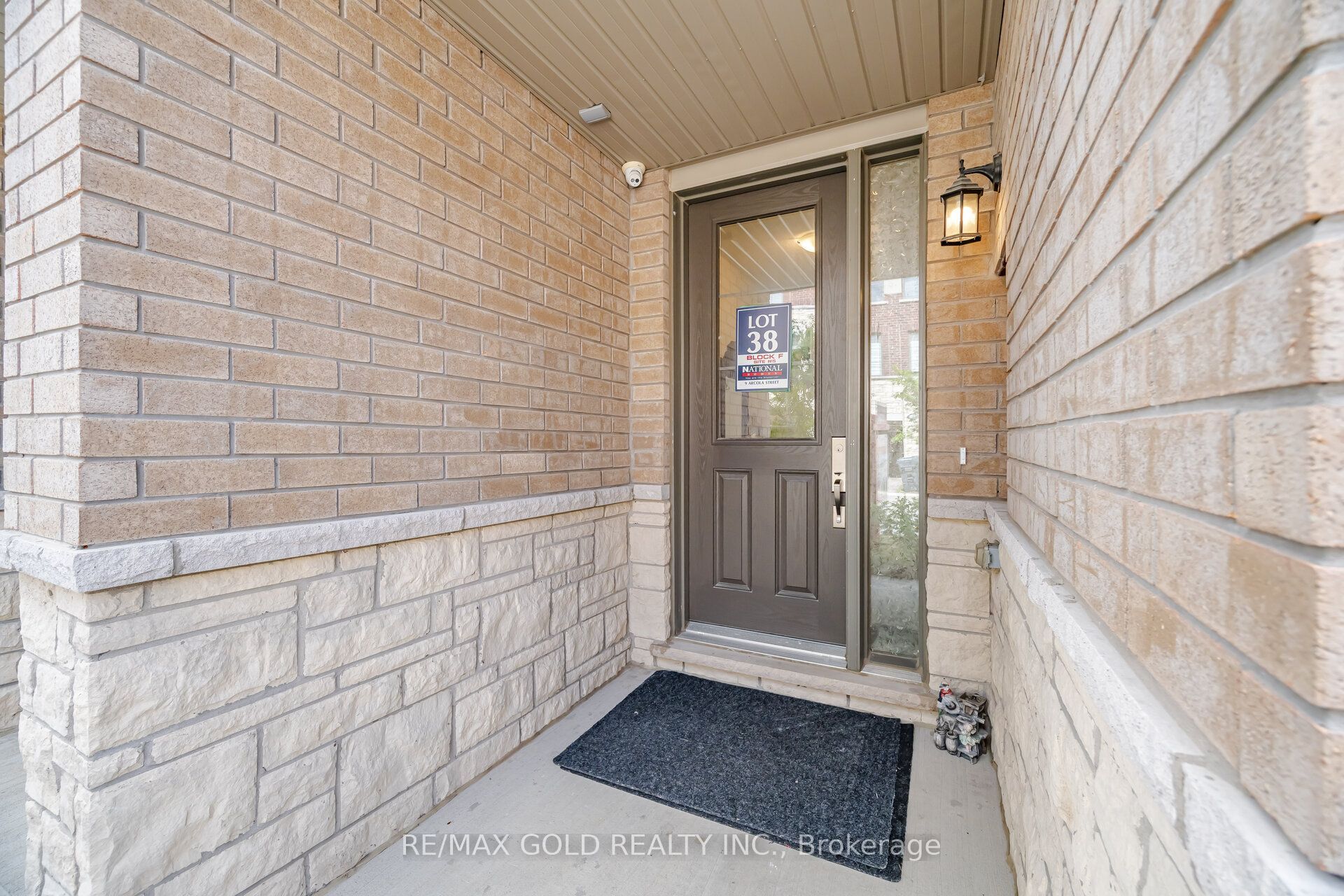 9 Arcola Street