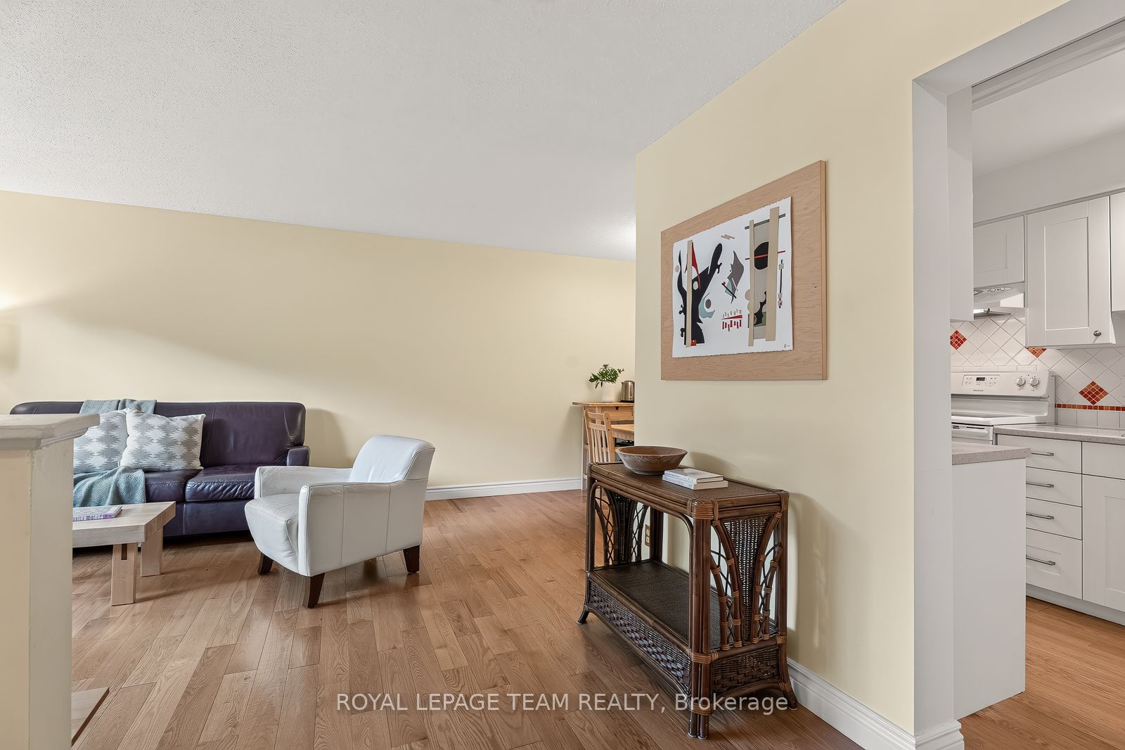 402 Montfort Street 7