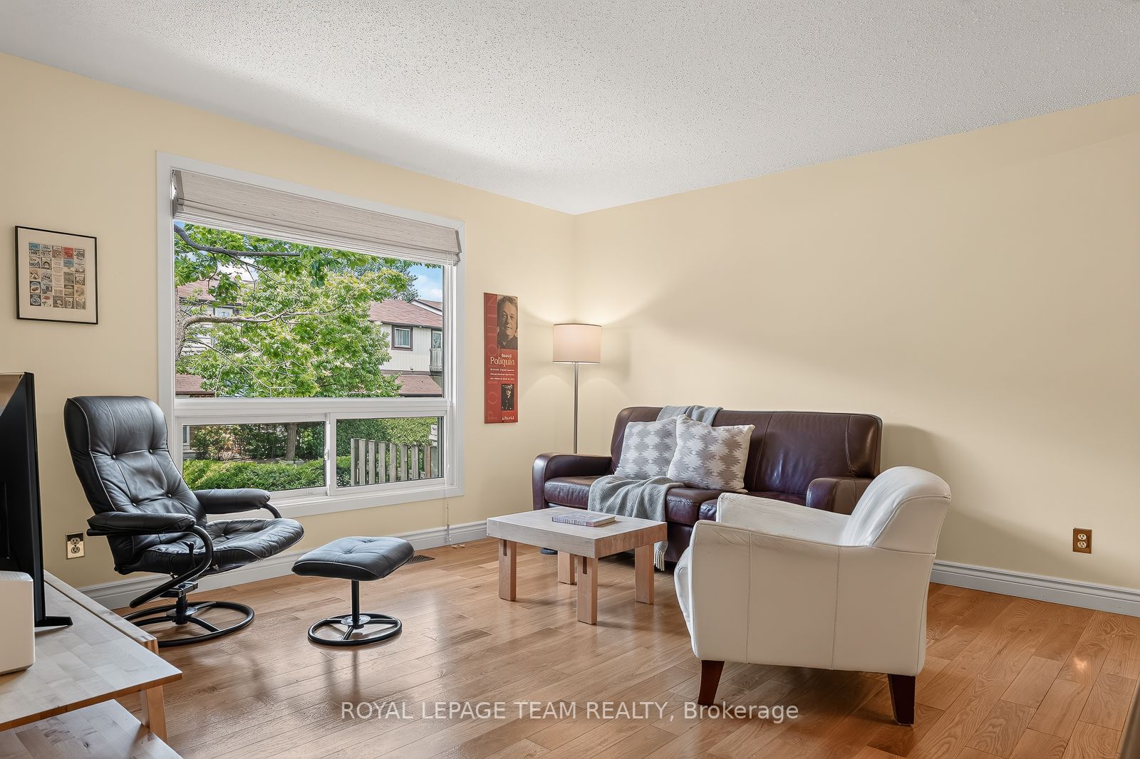 402 Montfort Street 7