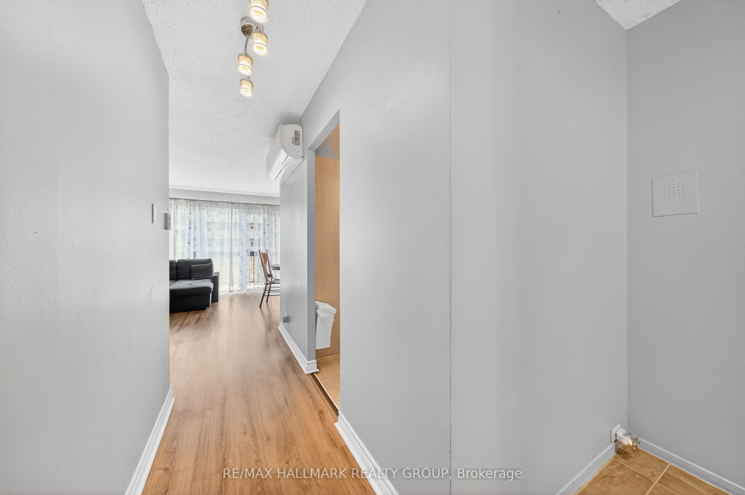 158 A McArthur Avenue 404