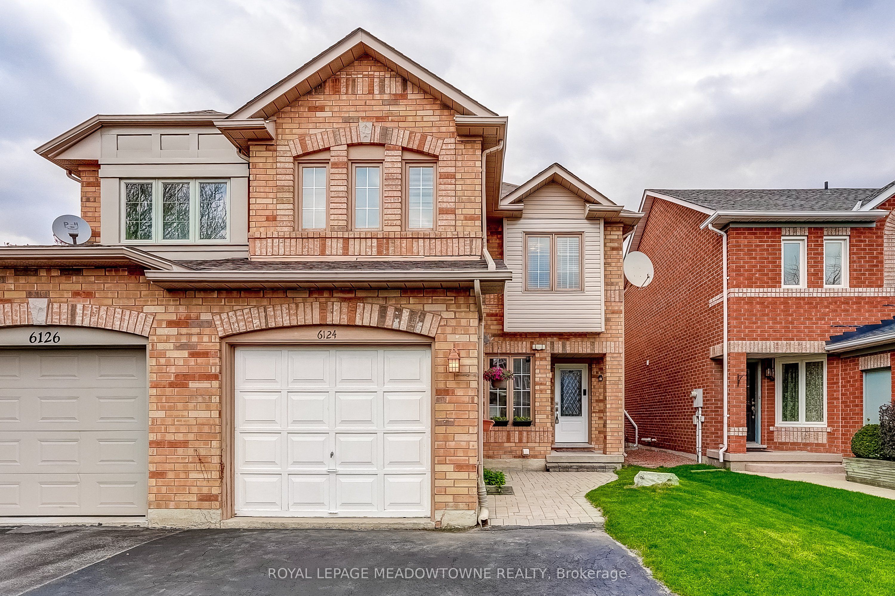 6124 Clover Ridge Crescent
