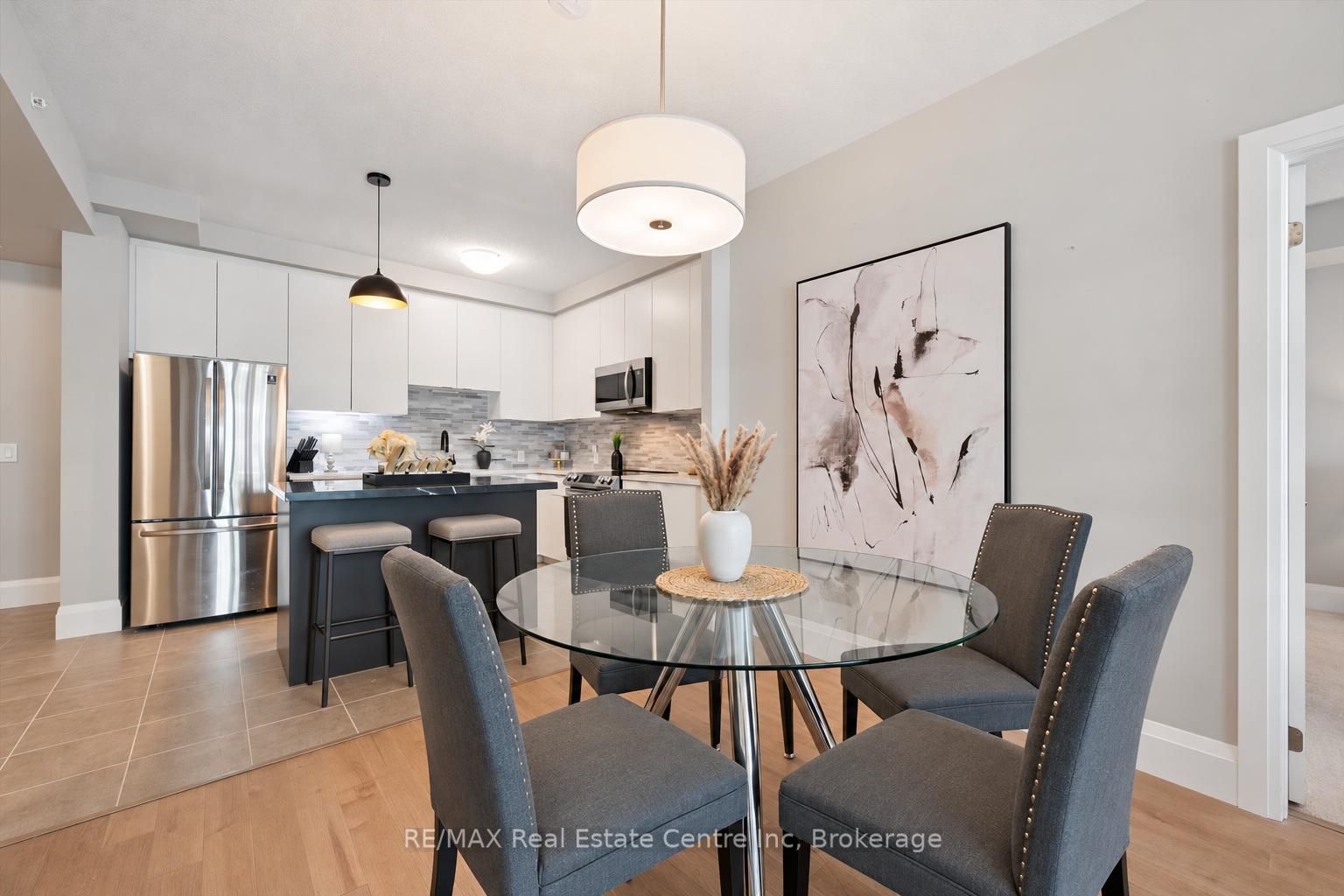 73 ARTHUR Street S 807