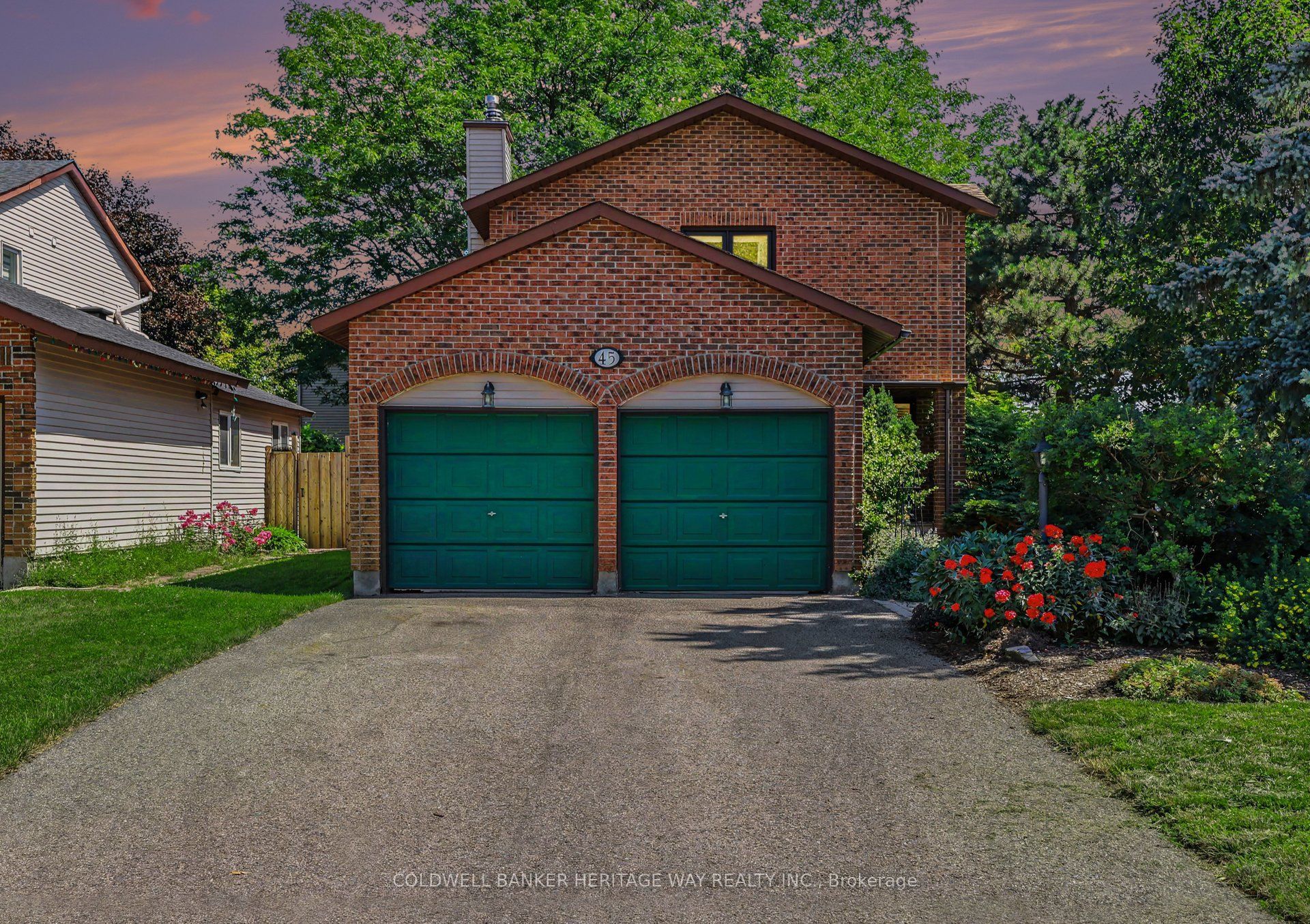 45 Shadetree Crescent