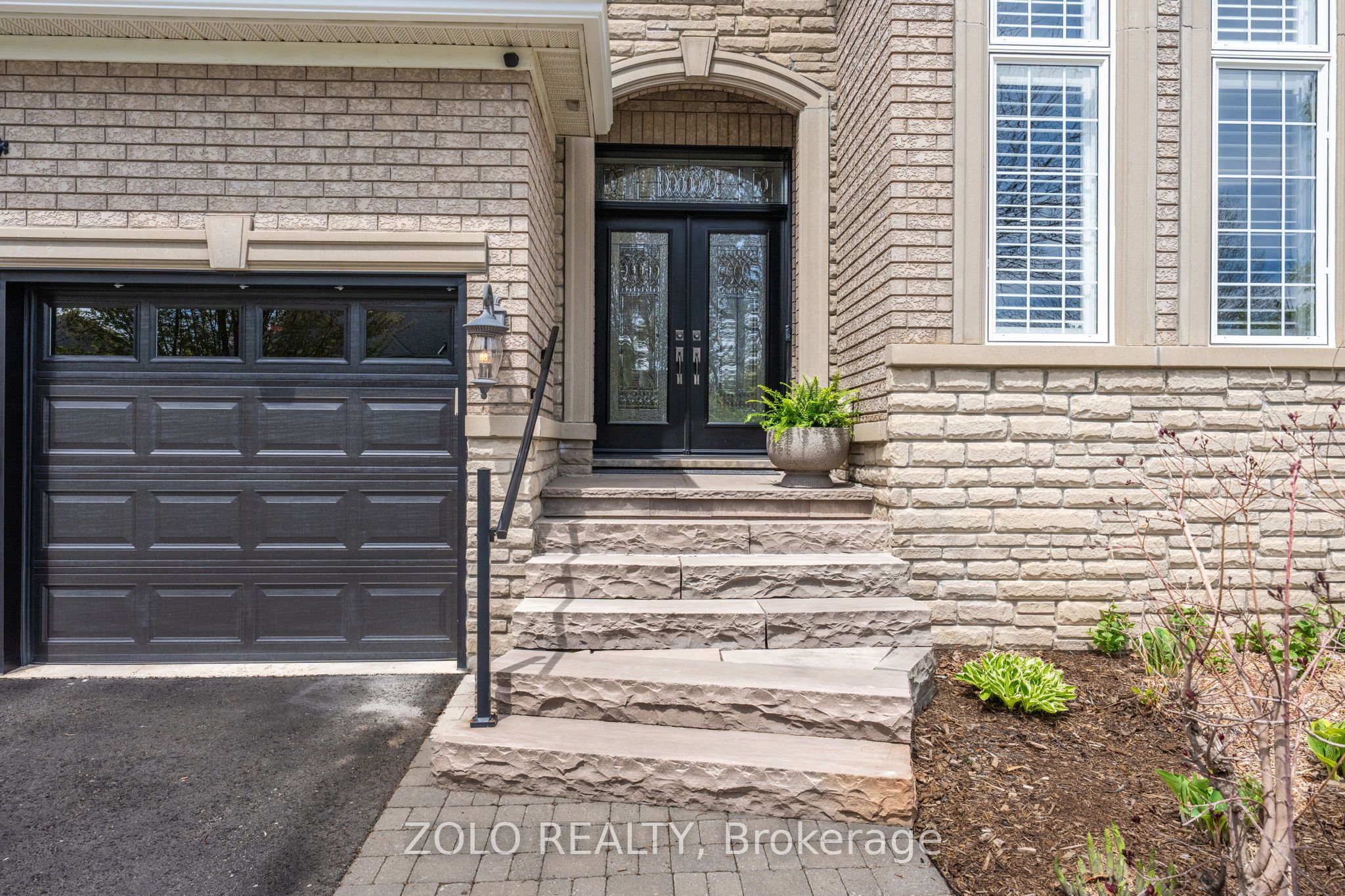 86 North Ridge Crescent
