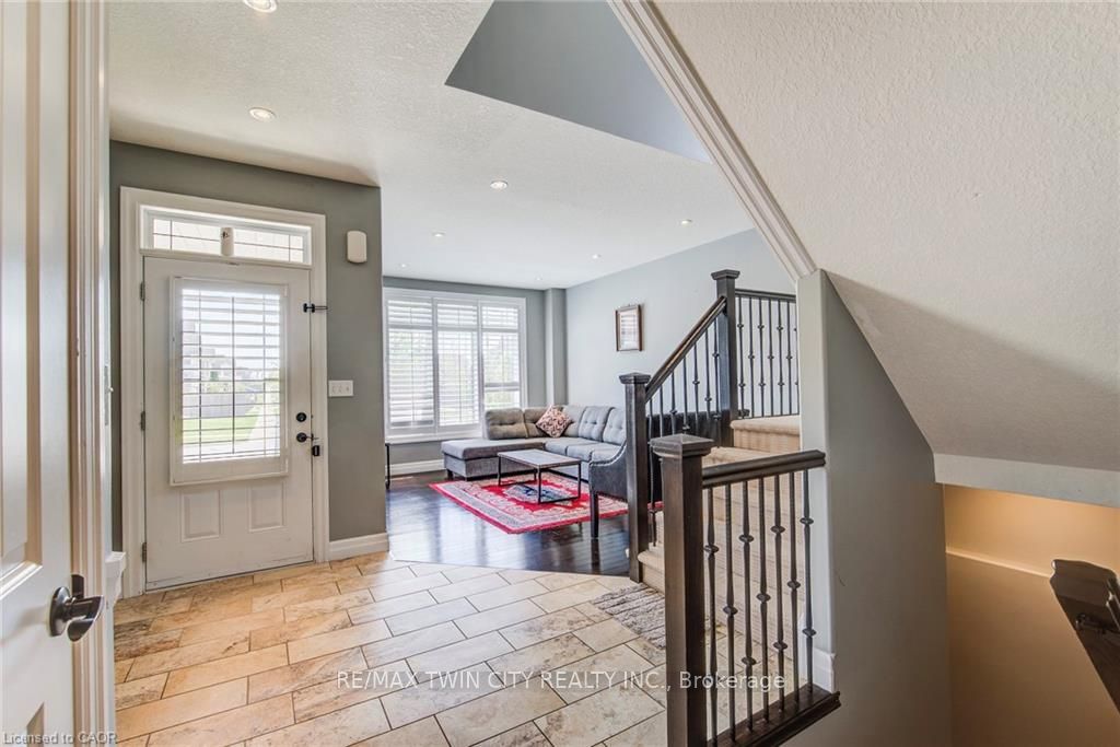 78 DOLMAN Street
