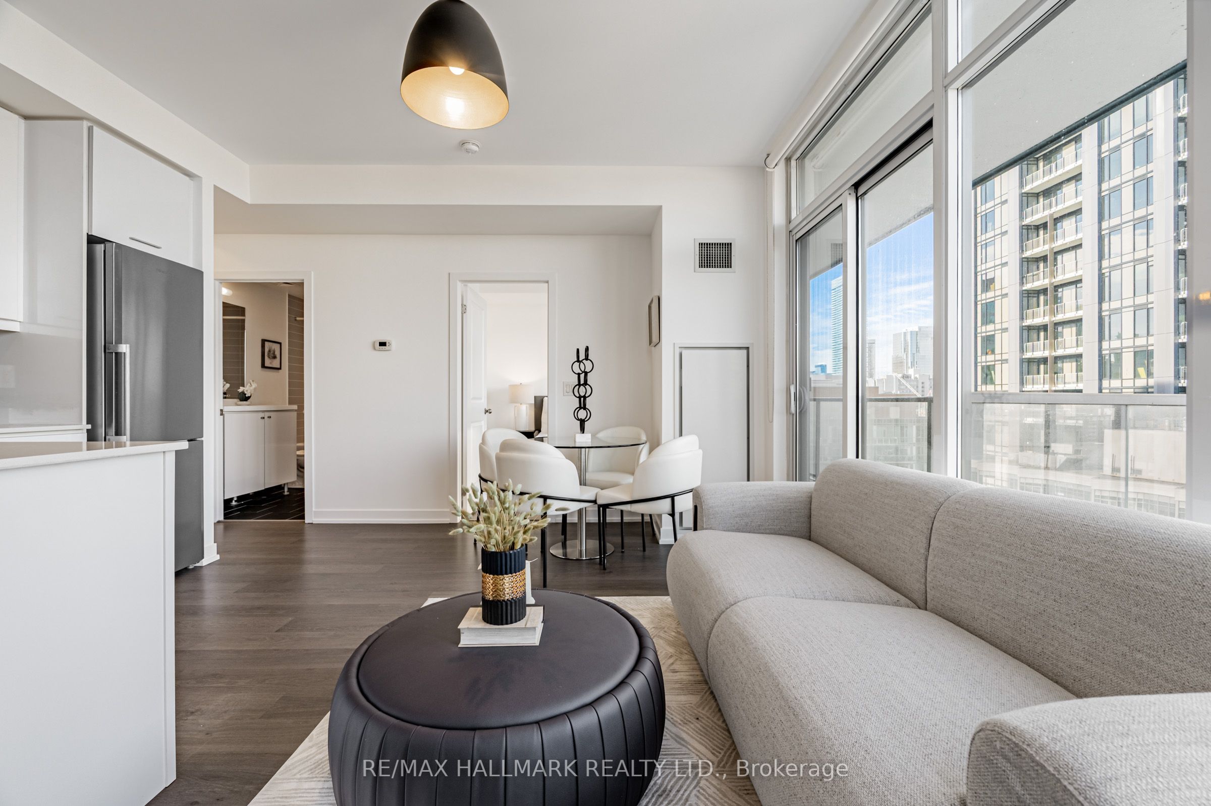 105 George Street 1704