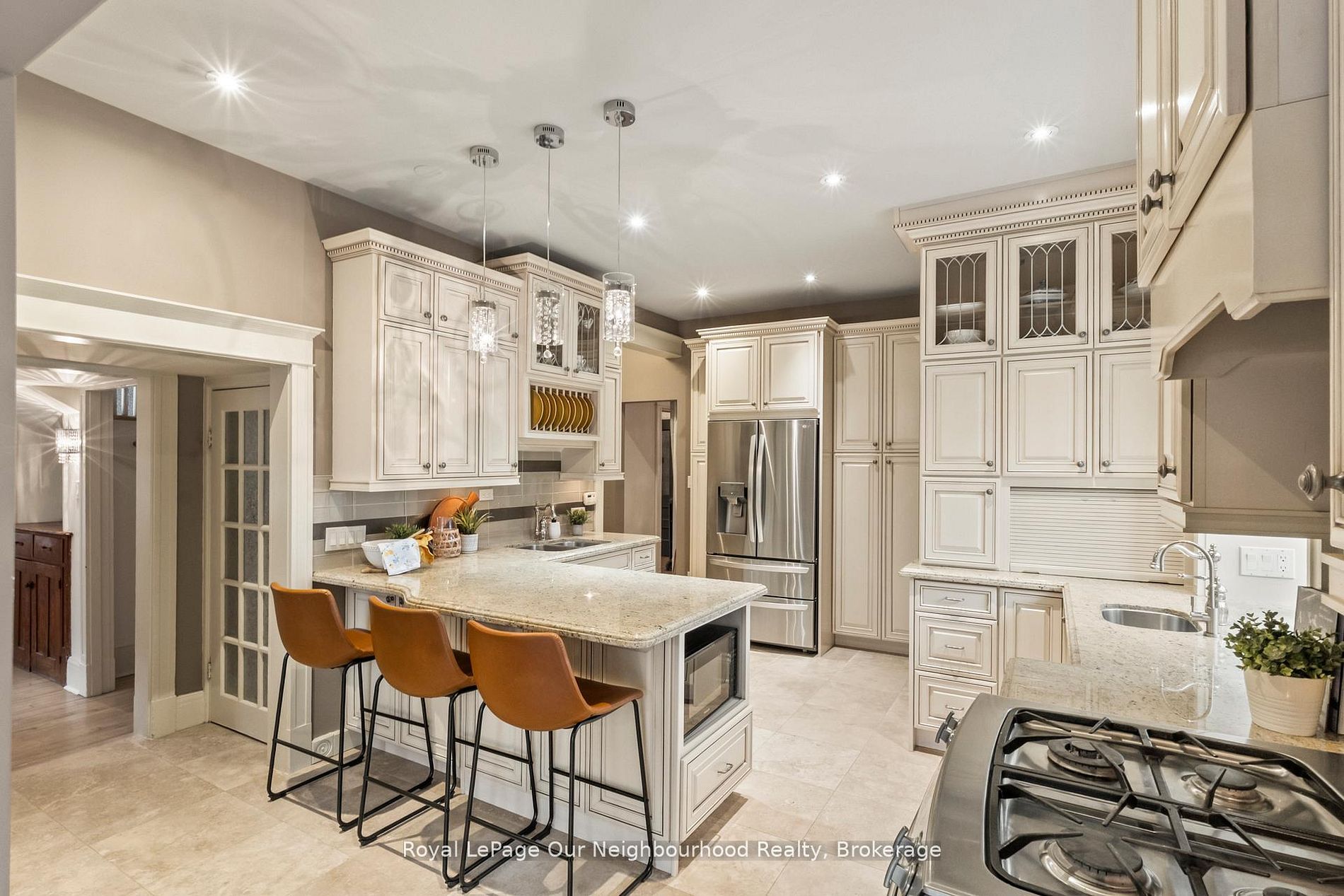 305 Trent Street W