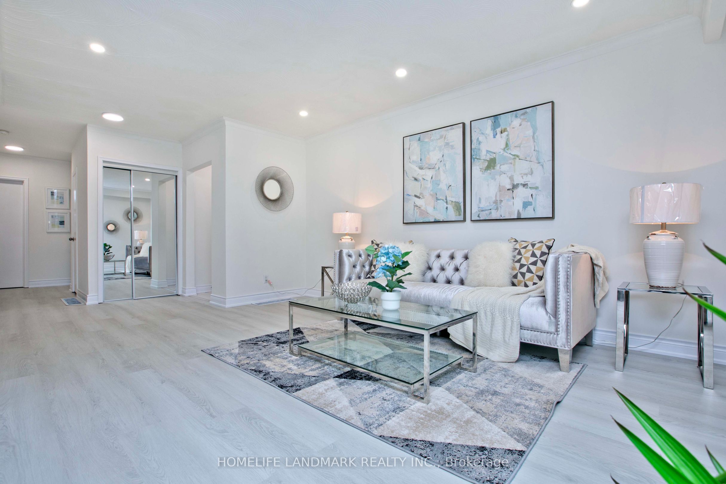 517 Lynett Crescent