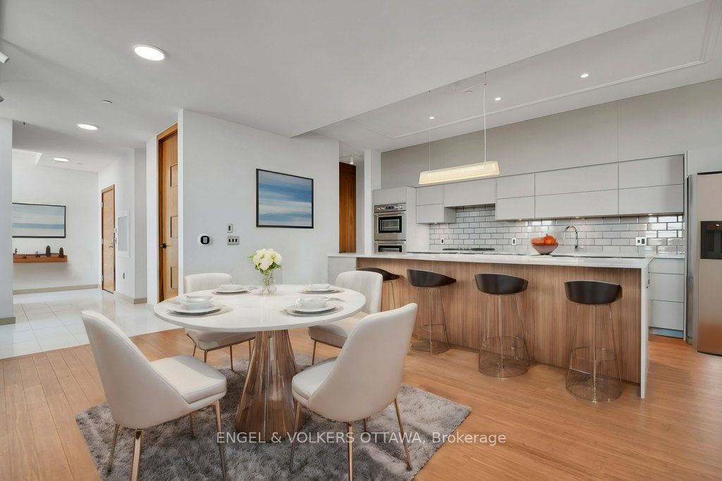 135 Barrette Street PH4