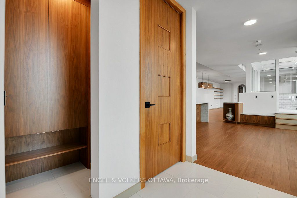 135 Barrette Street PH4