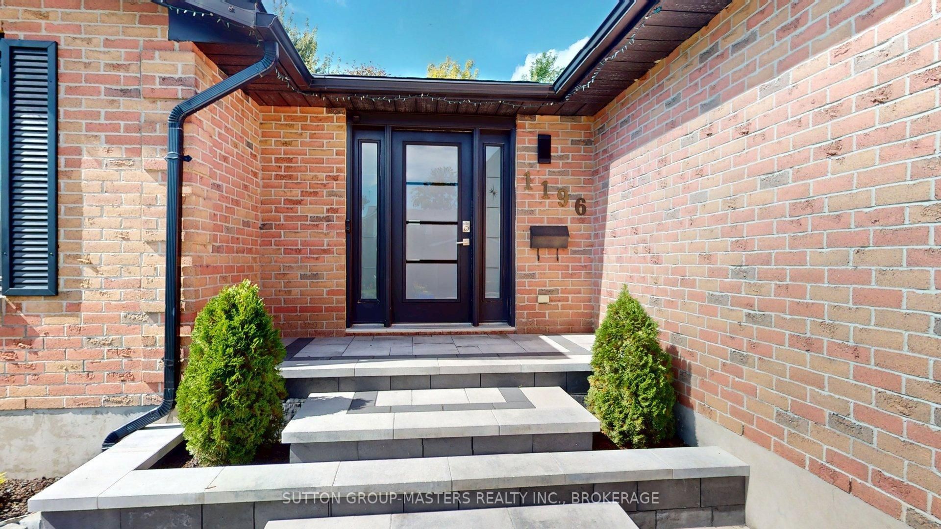 1196 Gladstone Way
