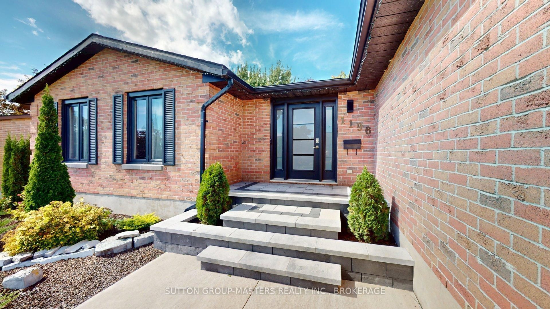 1196 Gladstone Way