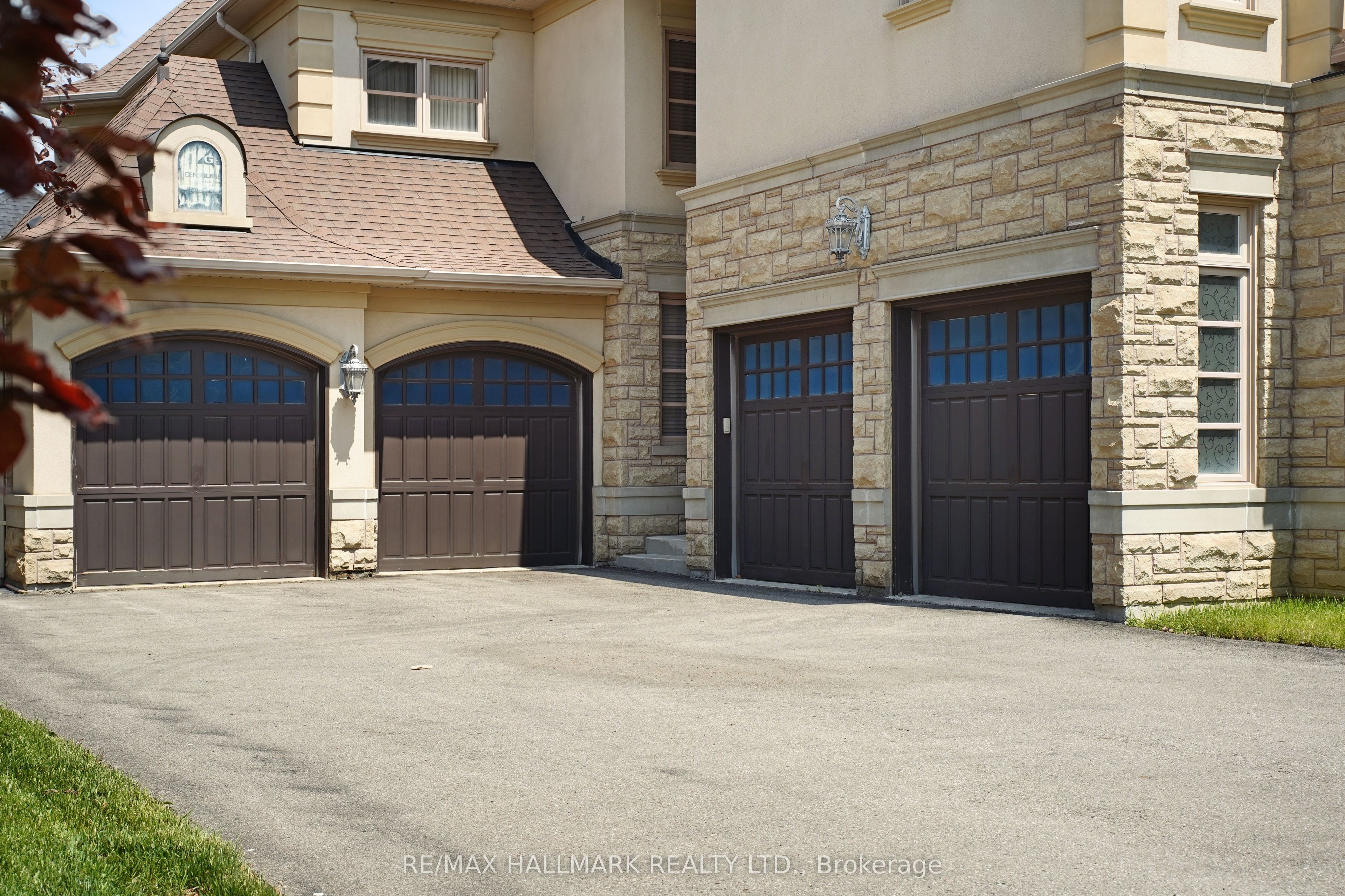 123 Carisbrooke Circle