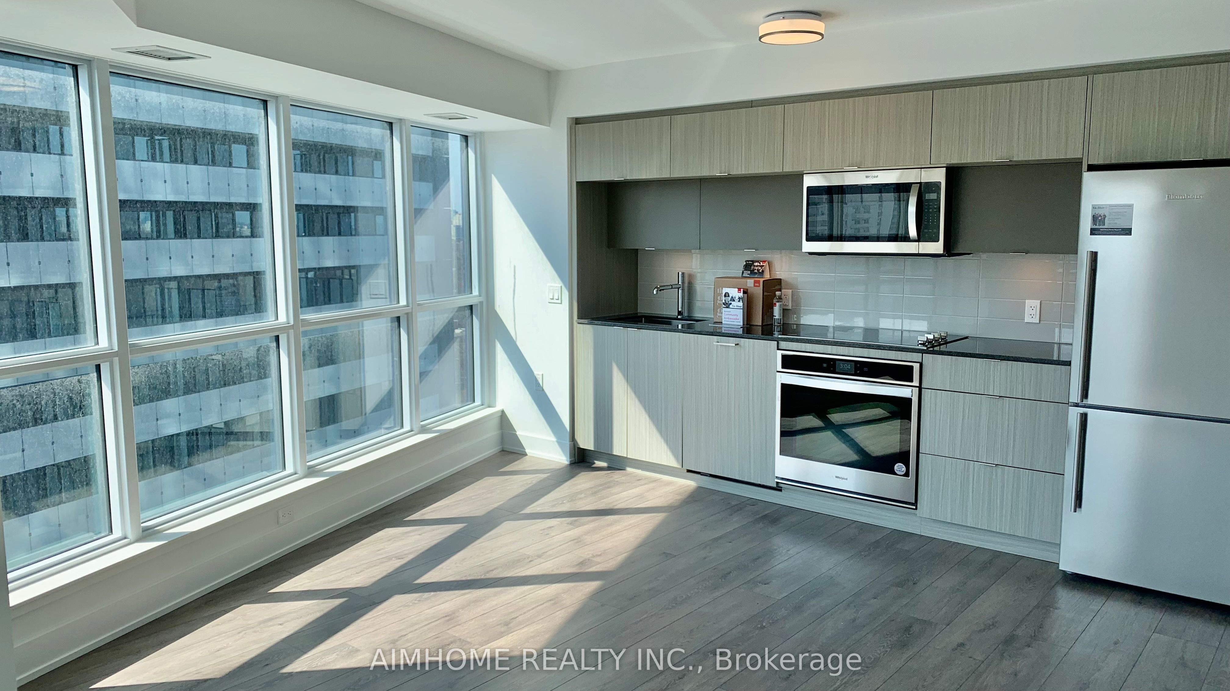 585 Bloor Street E 1722