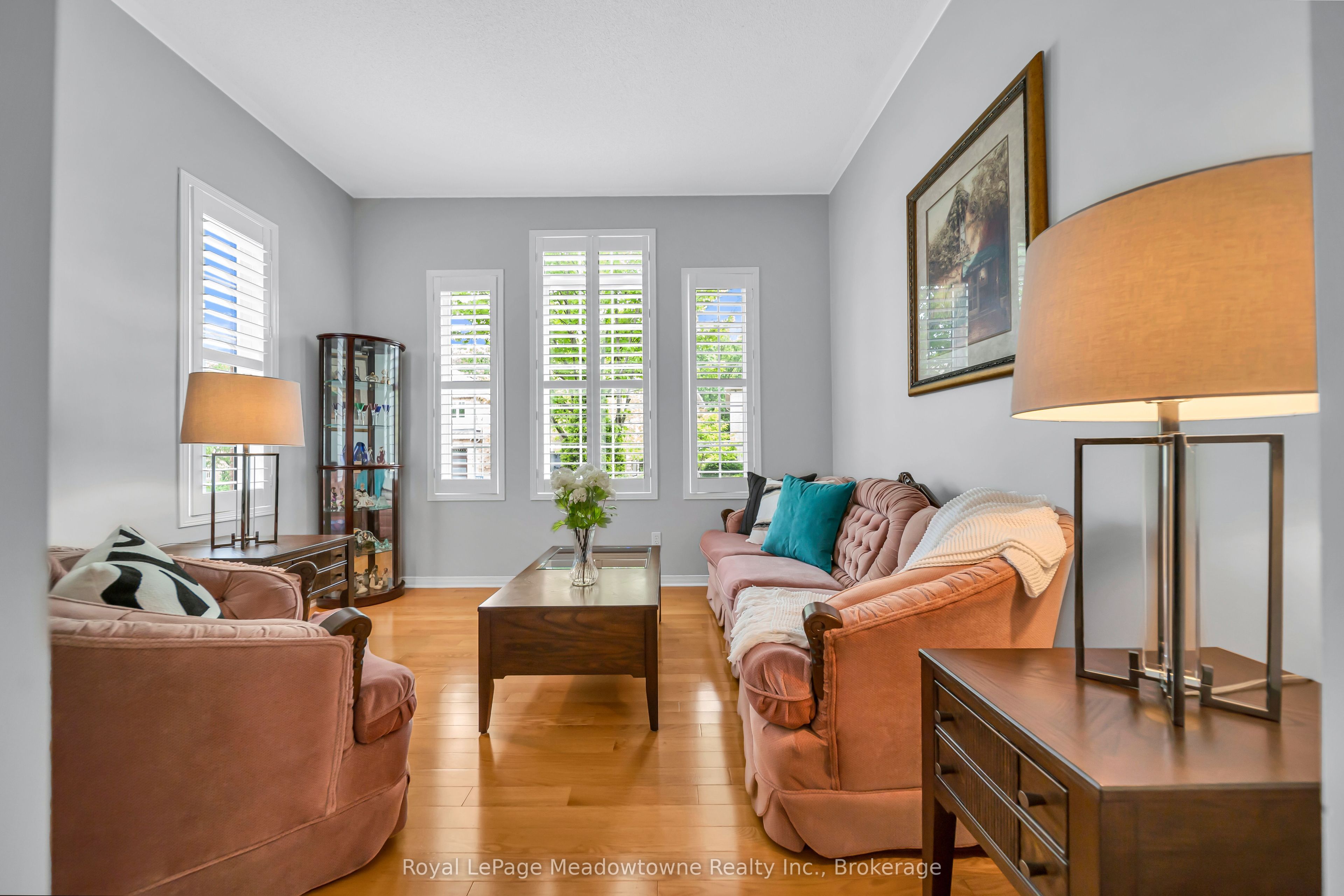 1201 Fox Crescent