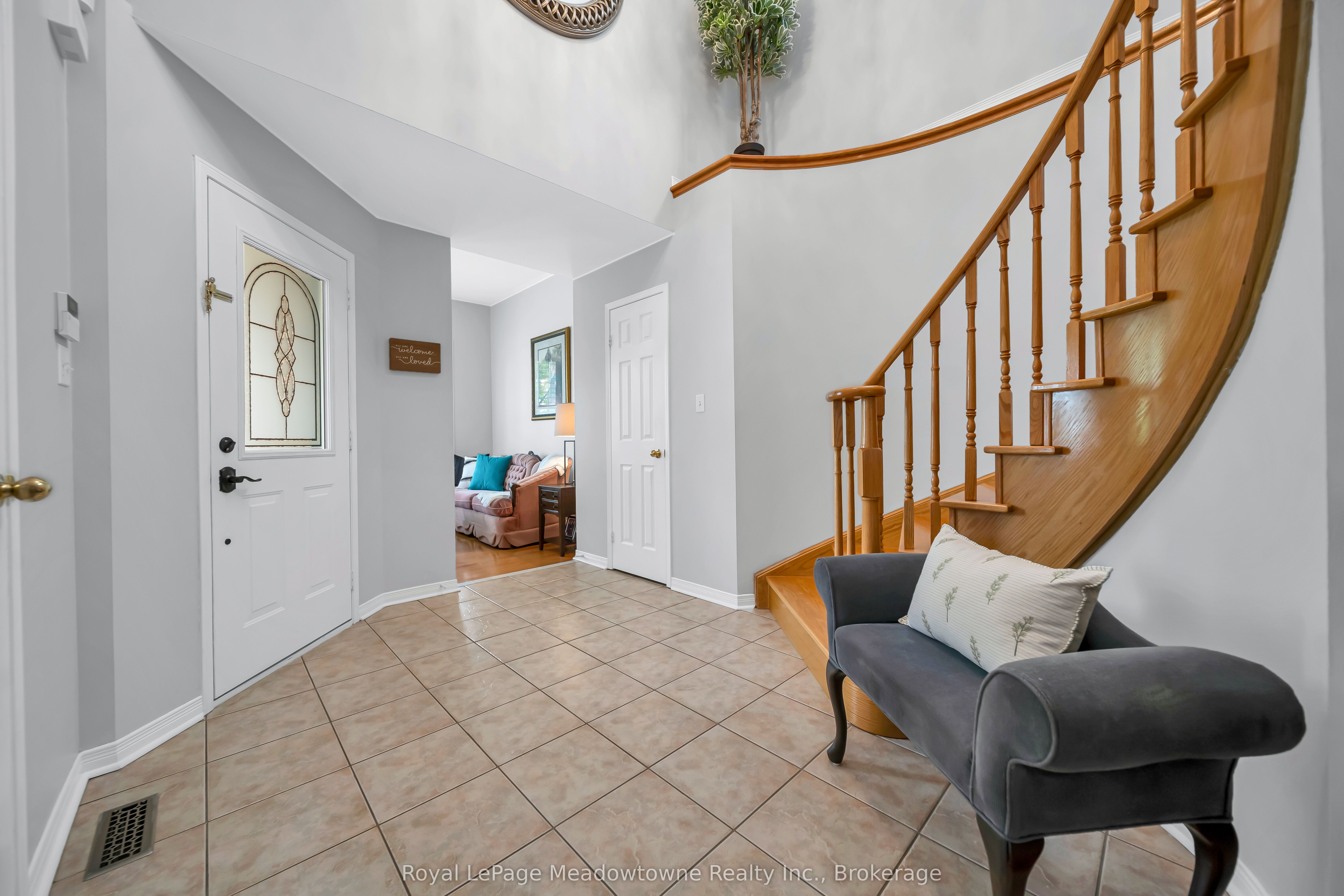 1201 Fox Crescent