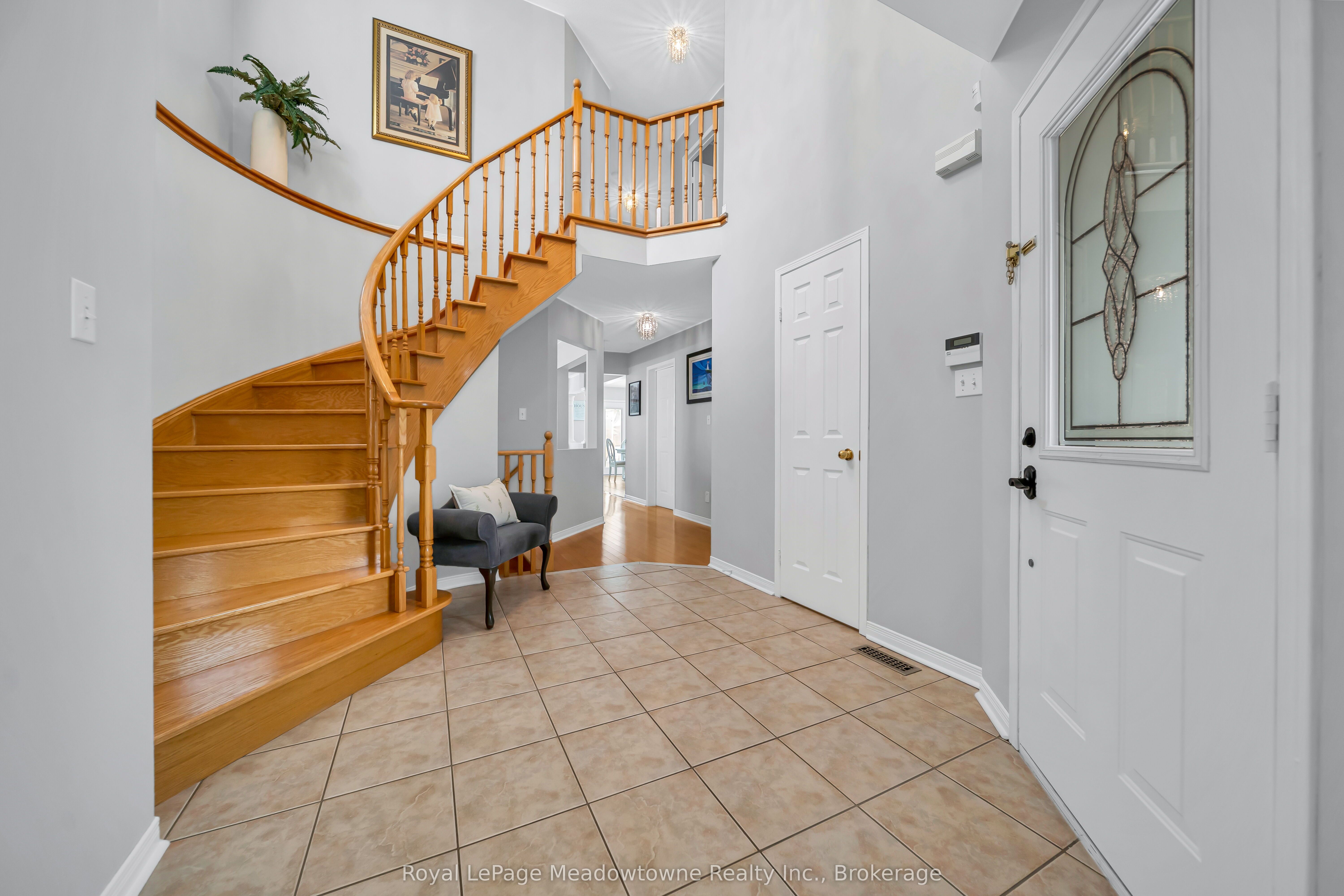 1201 Fox Crescent