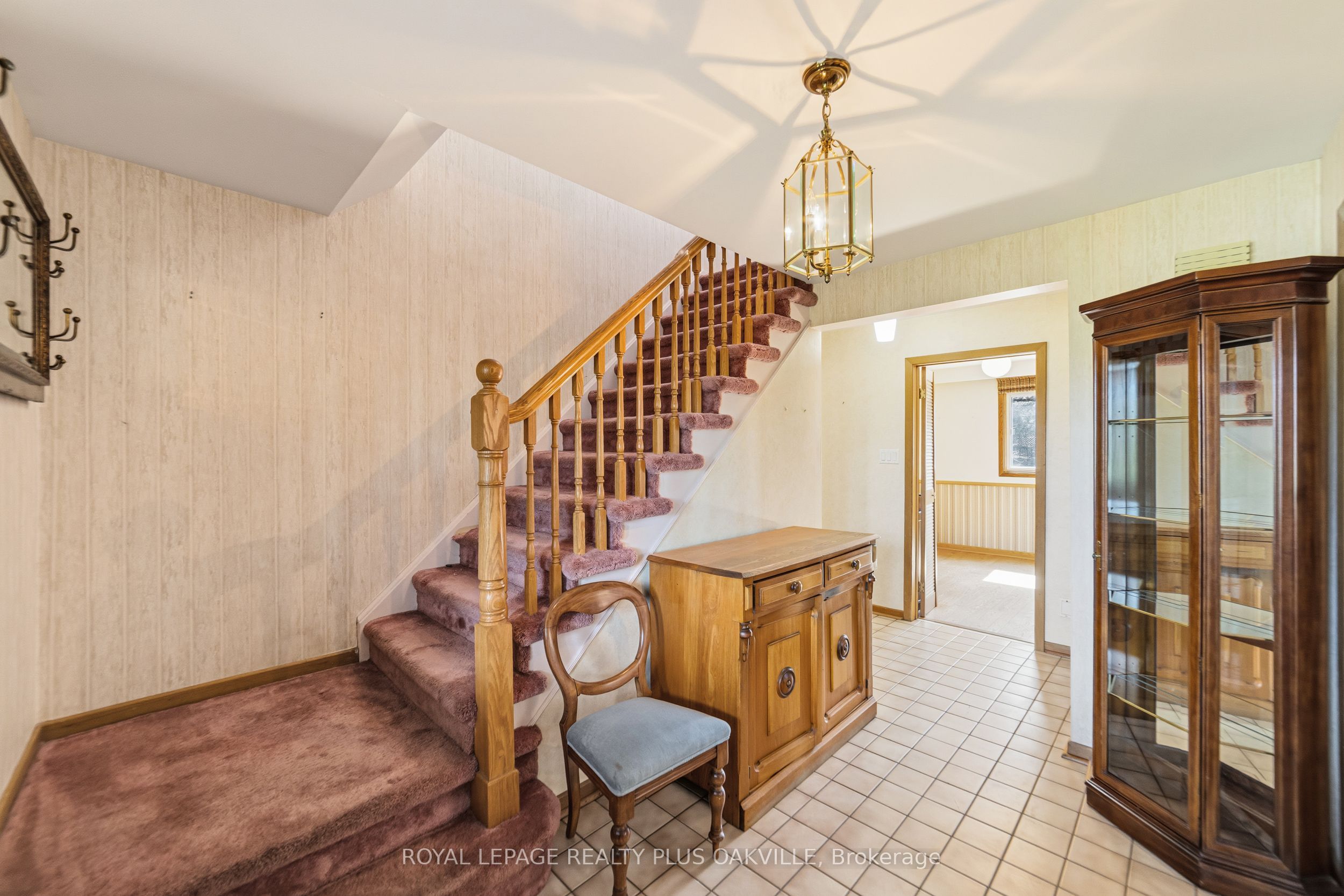 845 Saddle Crescent
