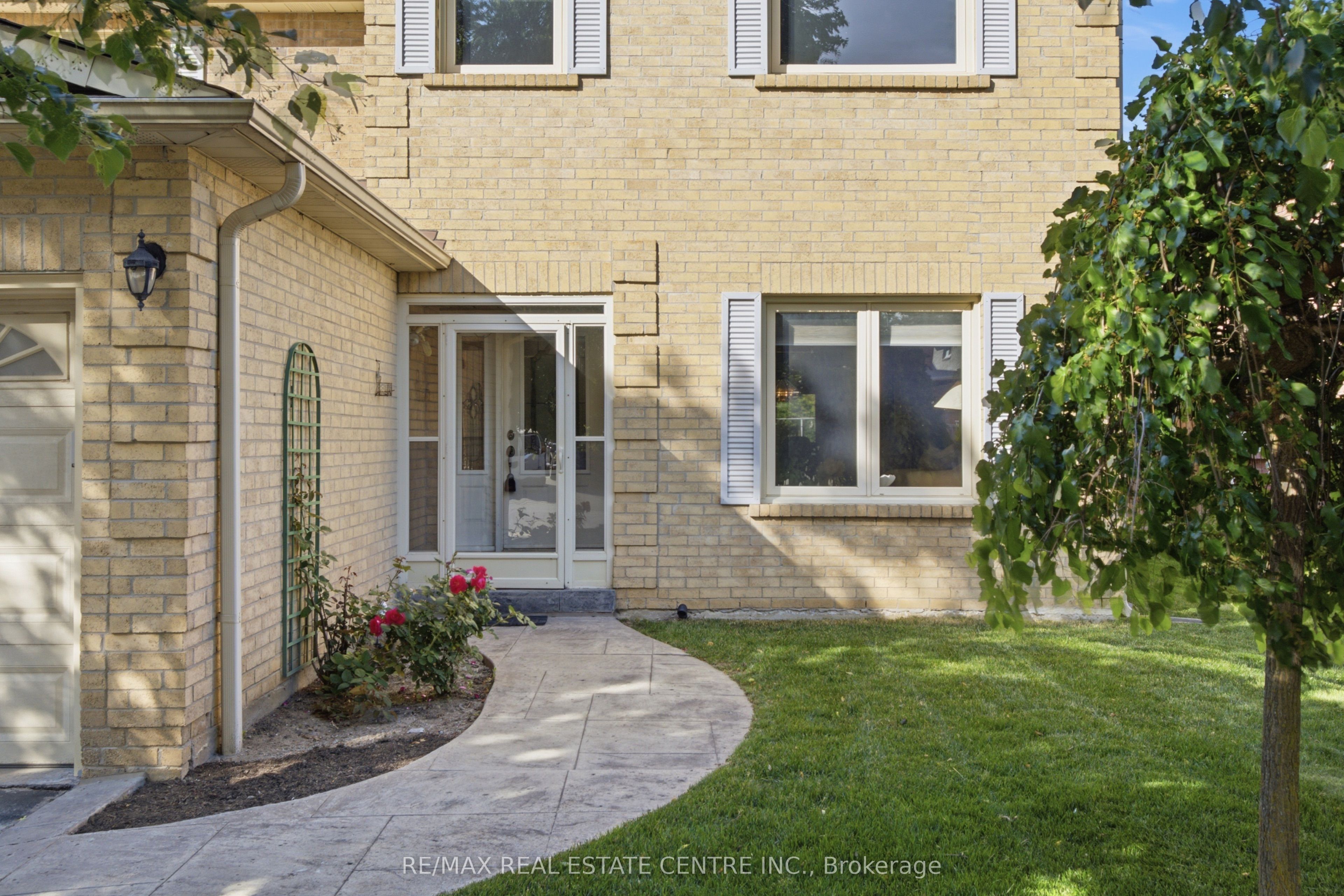 23 Deer Valley Drive