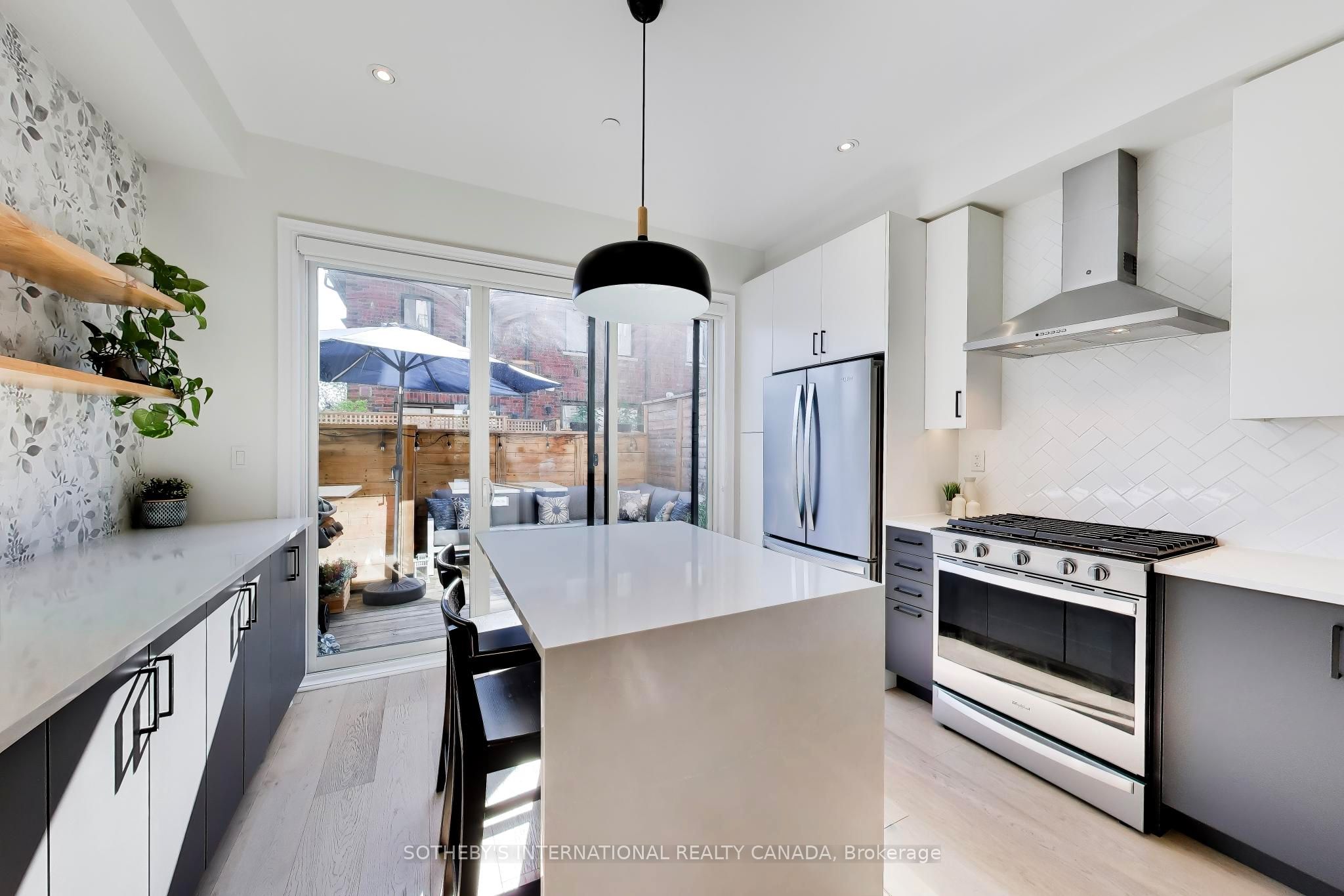 80 Daisy Avenue 30