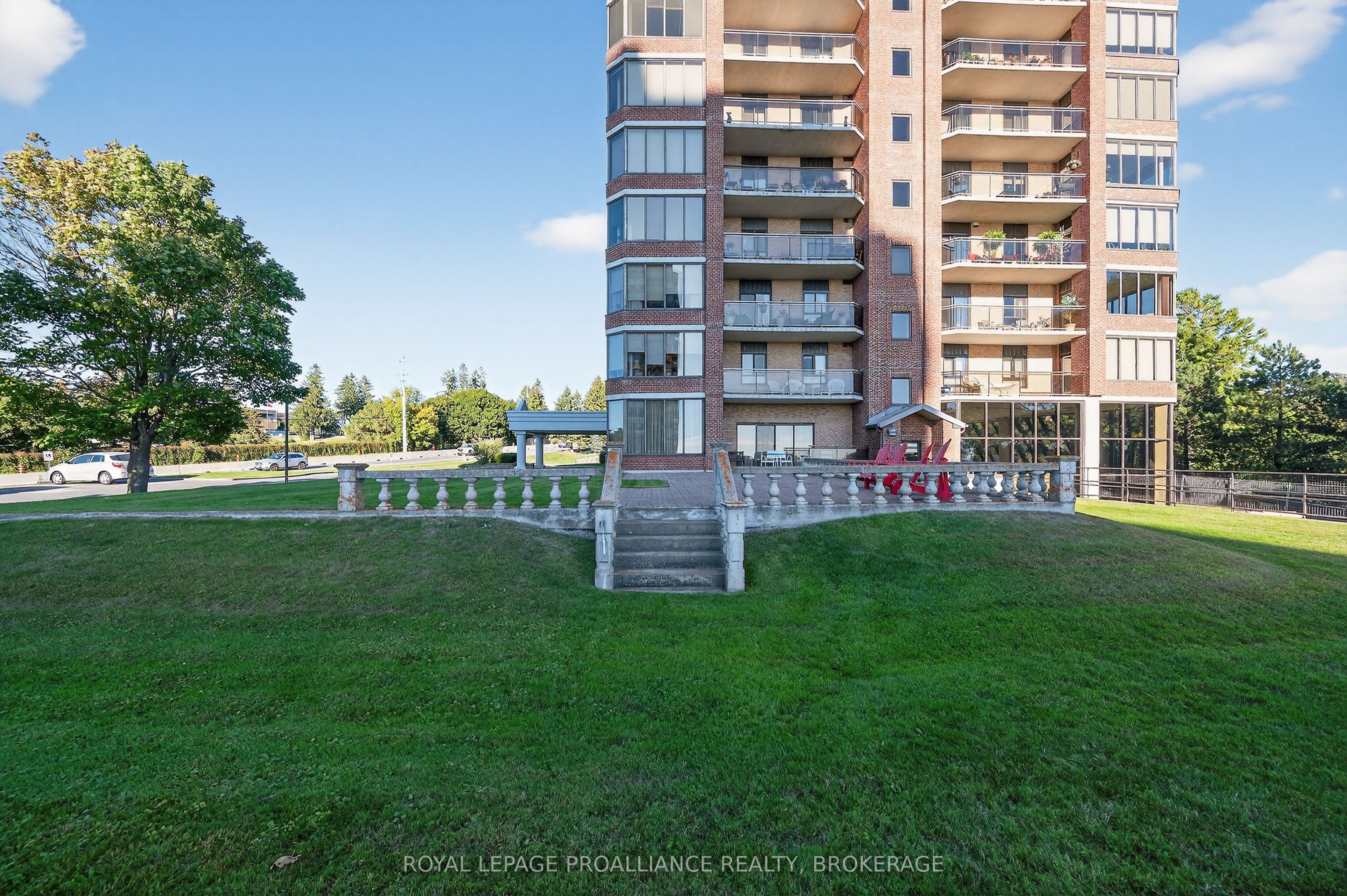 1000 King Street W 701